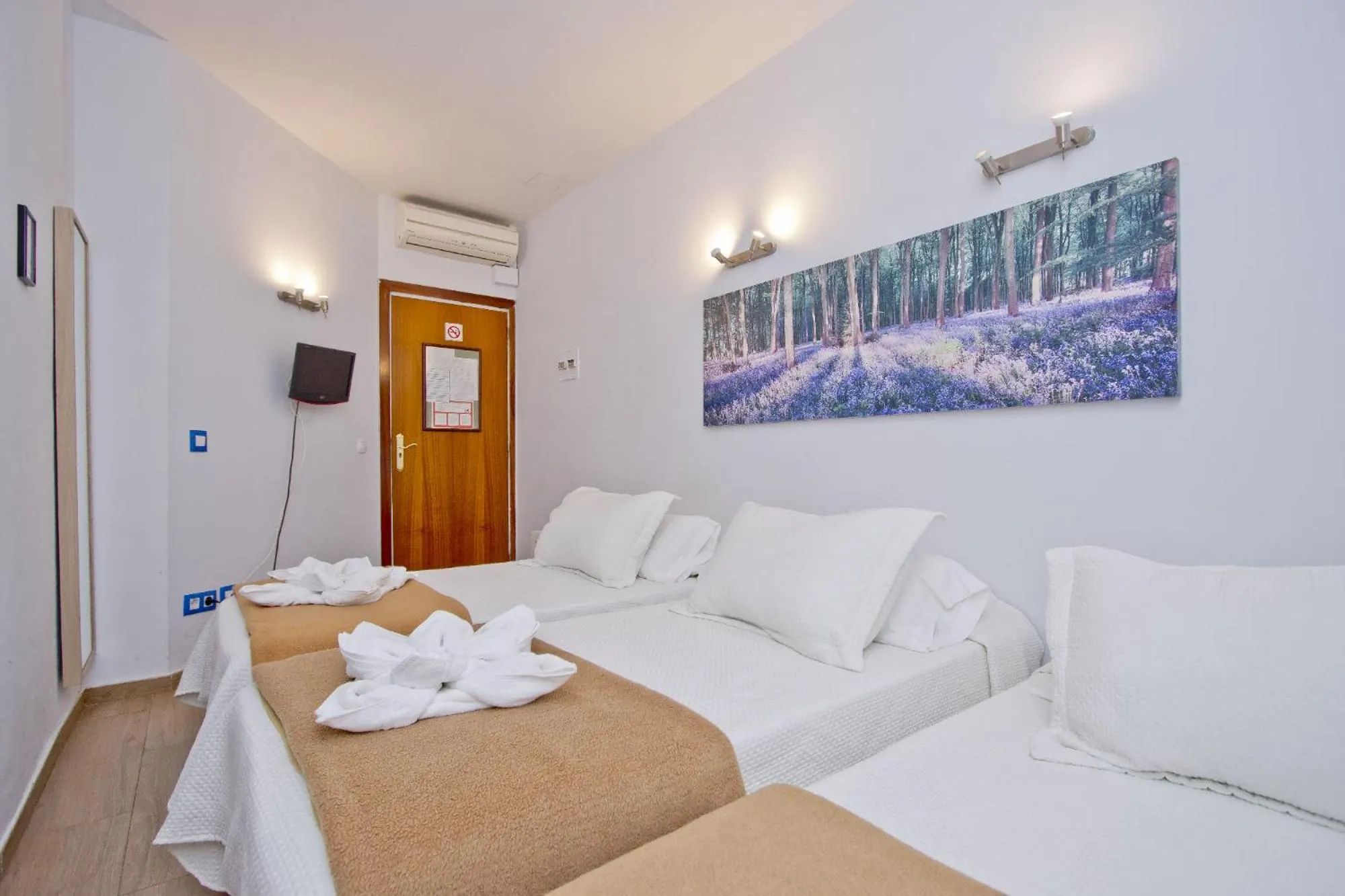 Bed in Barcelona City Hotel