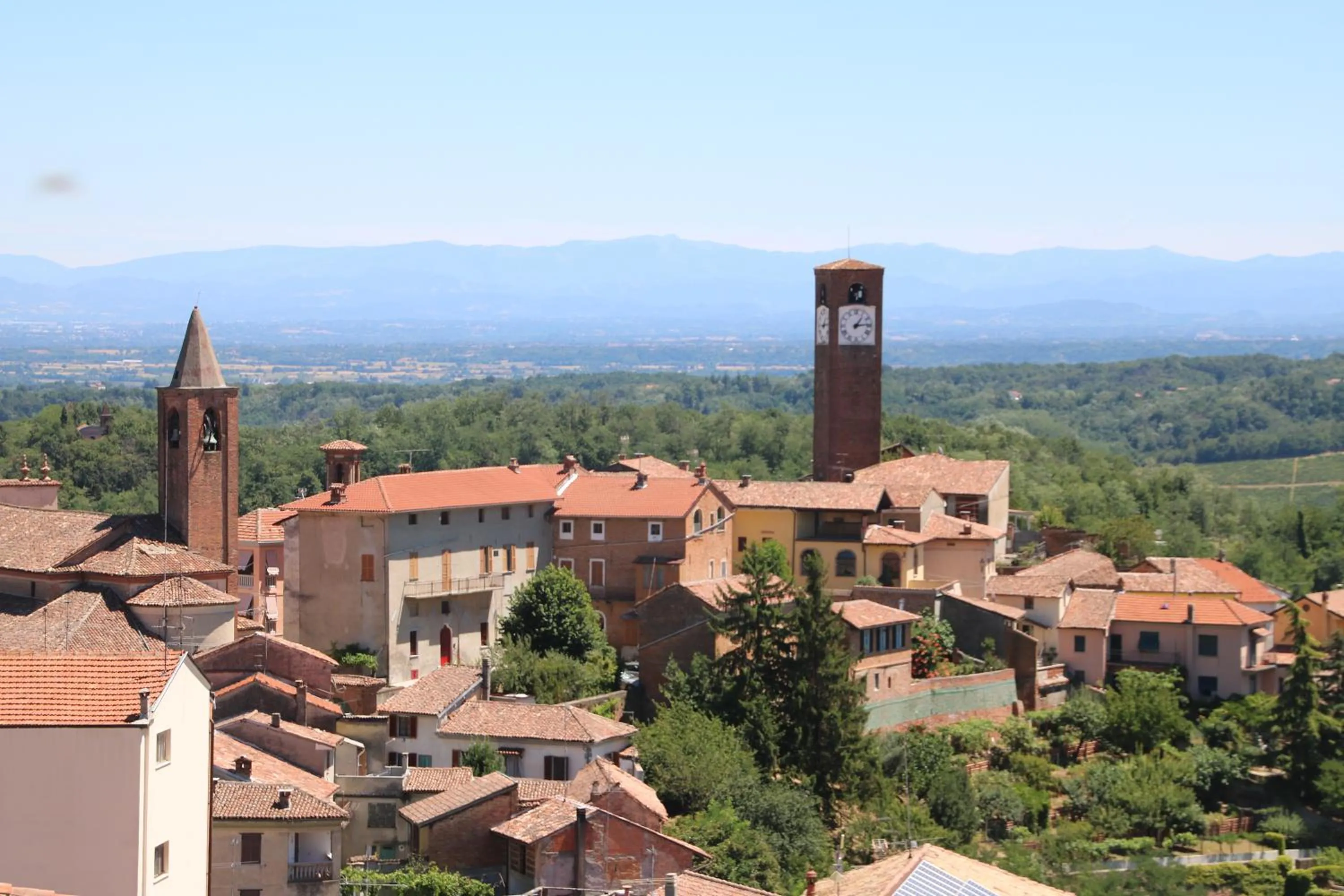 City view in Villa Pesce, Mombaruzzo