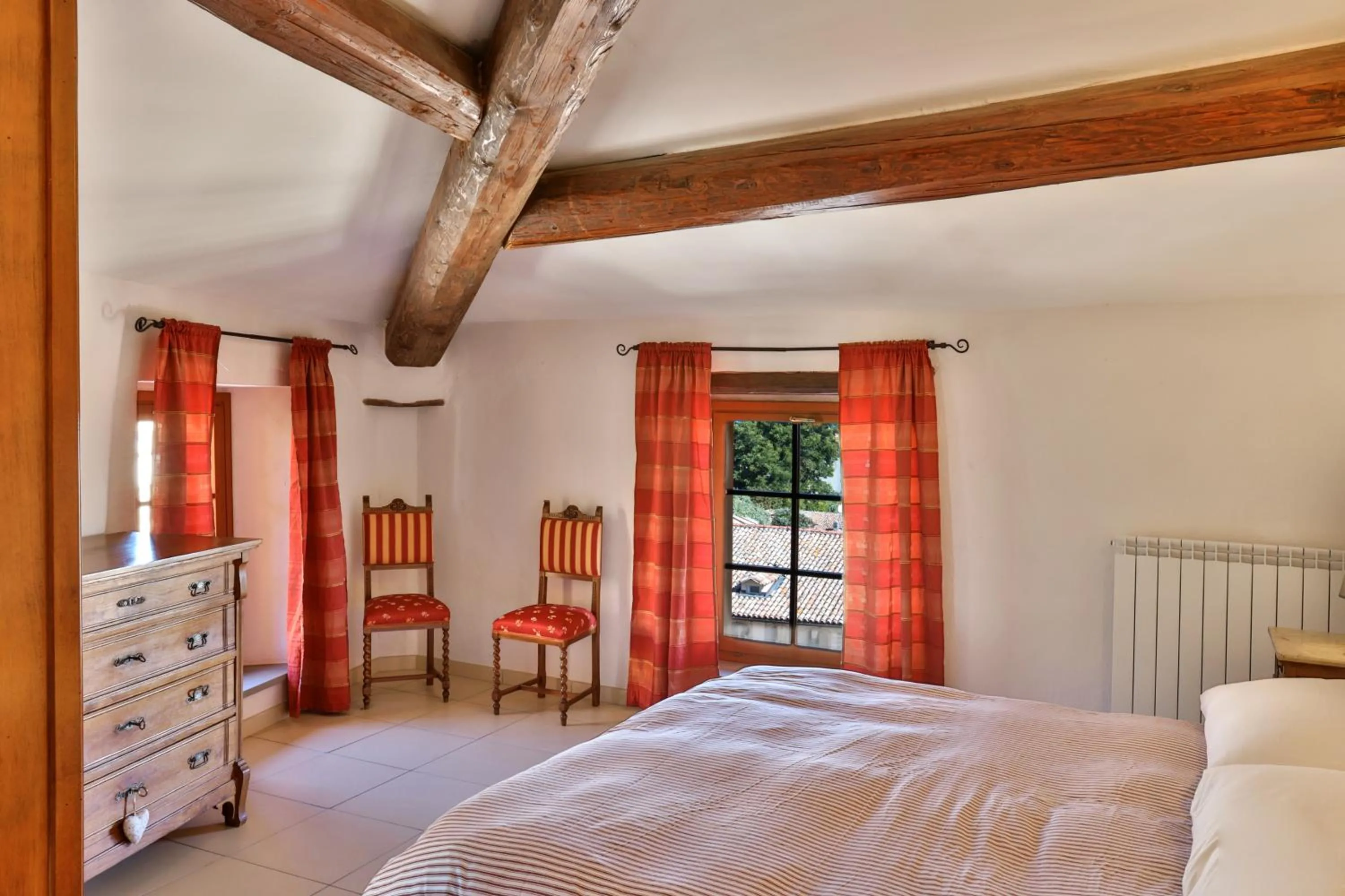 Bedroom, Bed in Villa Pesce, Mombaruzzo