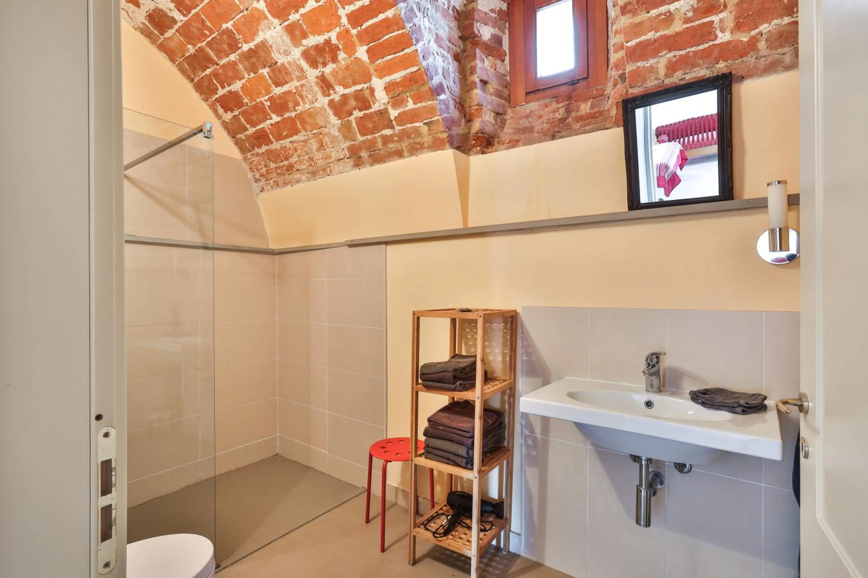 Bathroom in Villa Pesce, Mombaruzzo