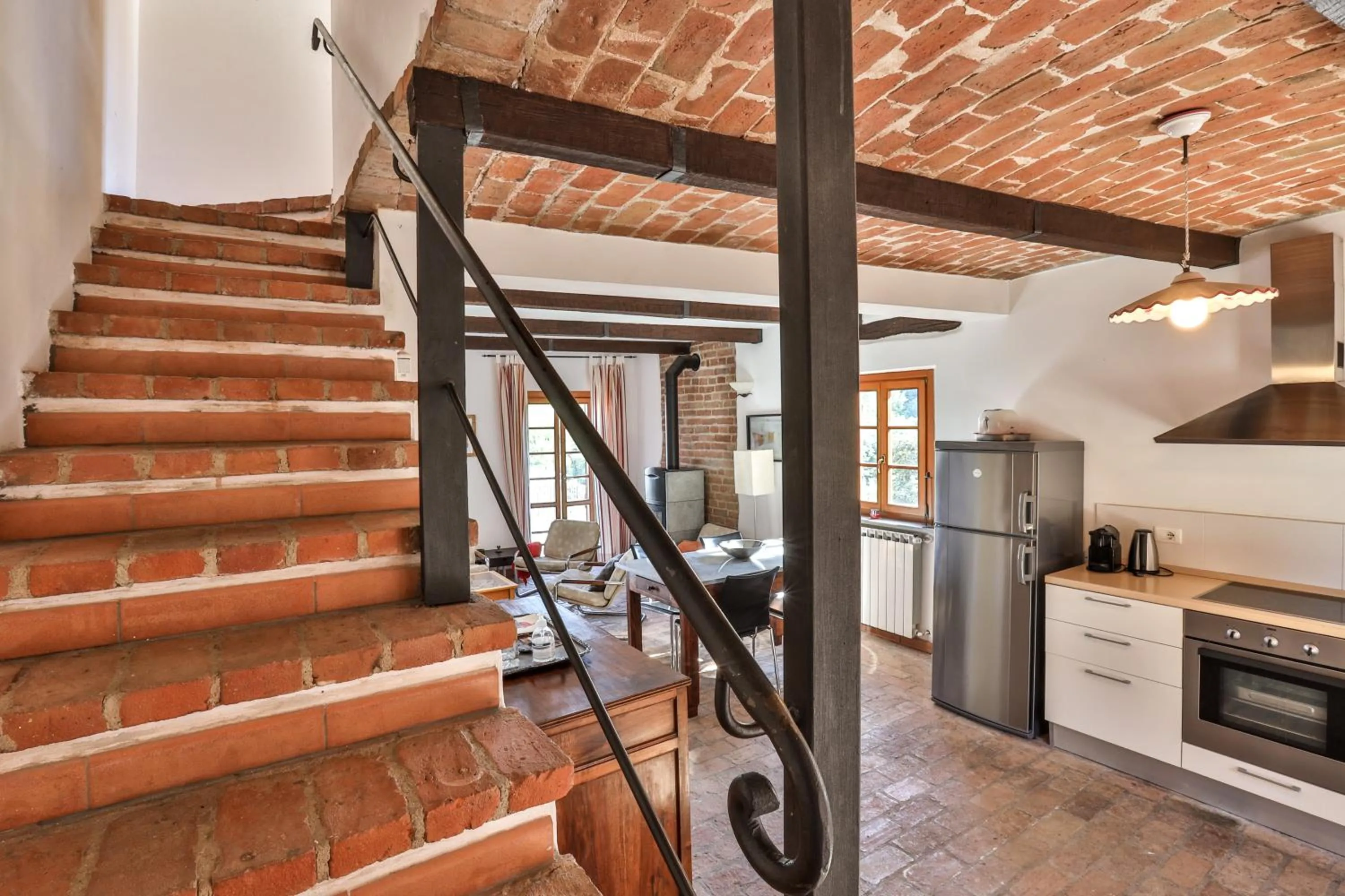 Kitchen or kitchenette in Villa Pesce, Mombaruzzo