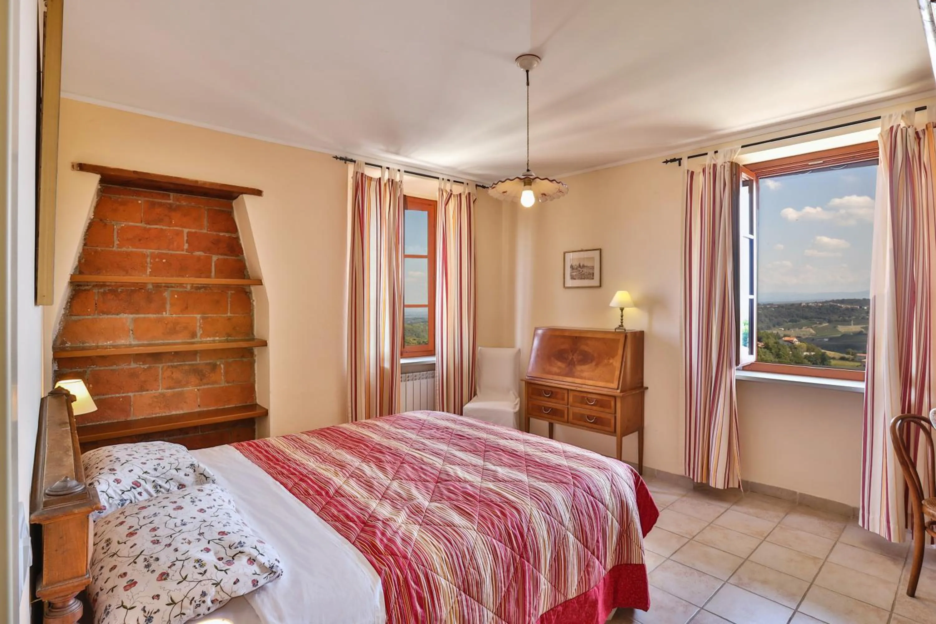 Bedroom, Bed in Villa Pesce, Mombaruzzo