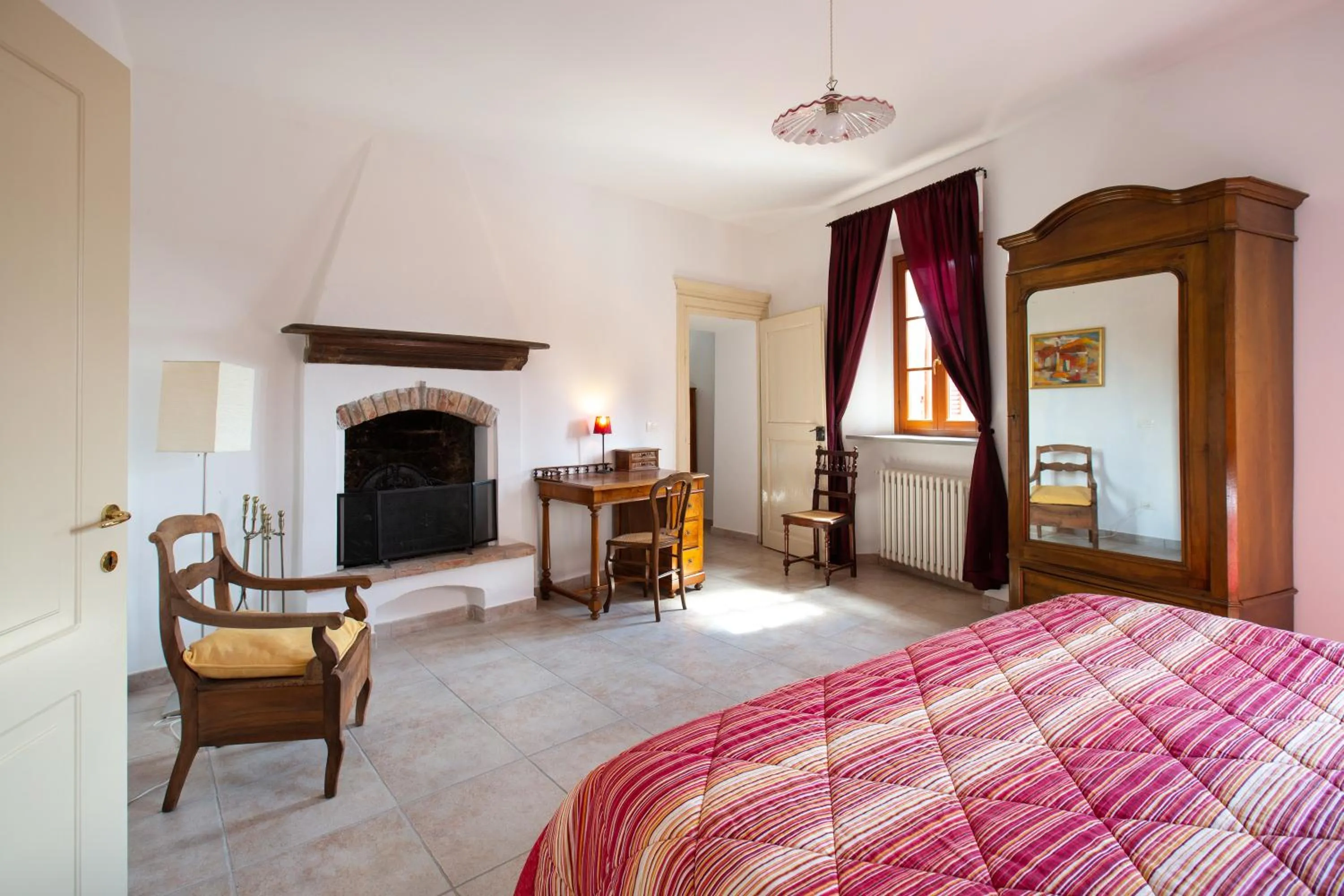 Bedroom, Bed in Villa Pesce, Mombaruzzo