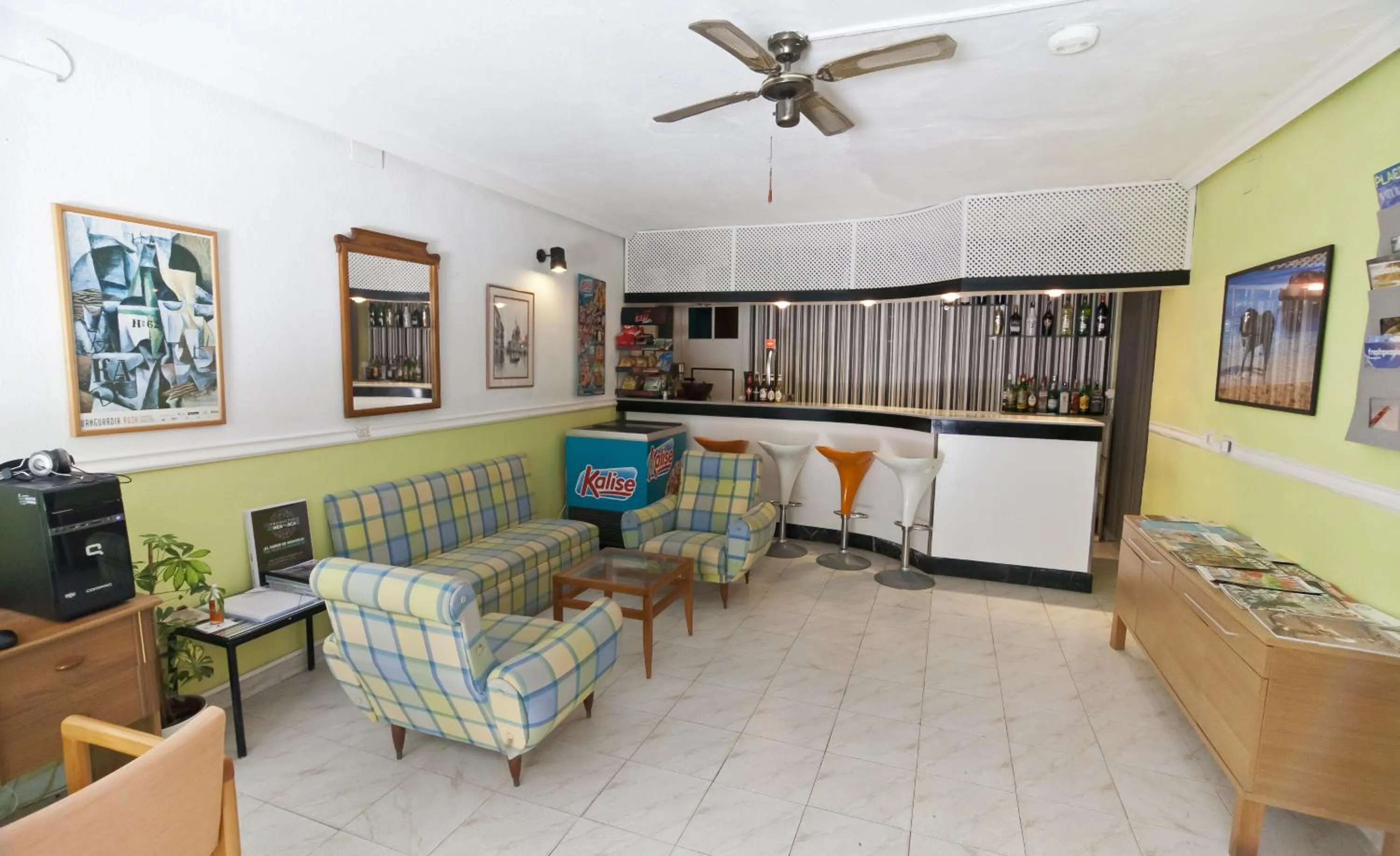 Food and drinks in Cala Bona y Mar Blava