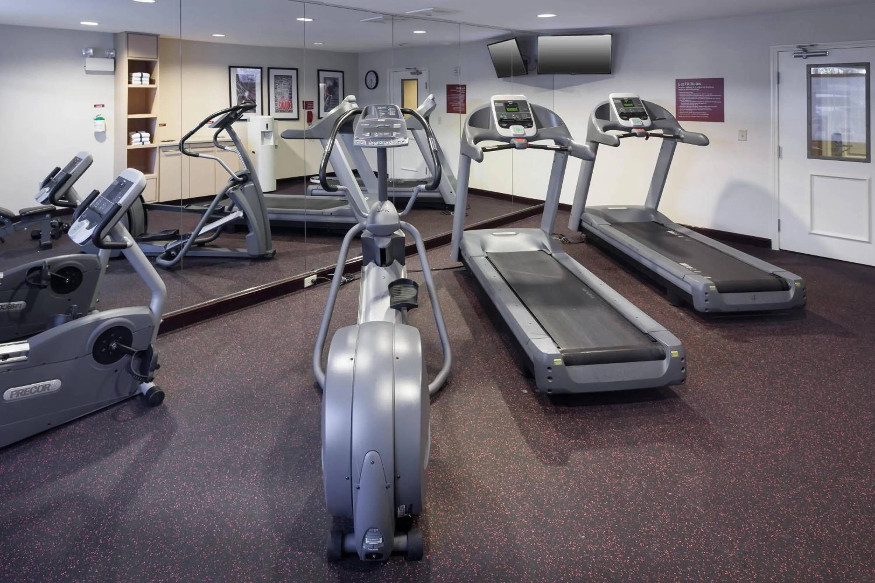 Fitness centre/facilities in TownePlace Suites by Marriott San Antonio Airport