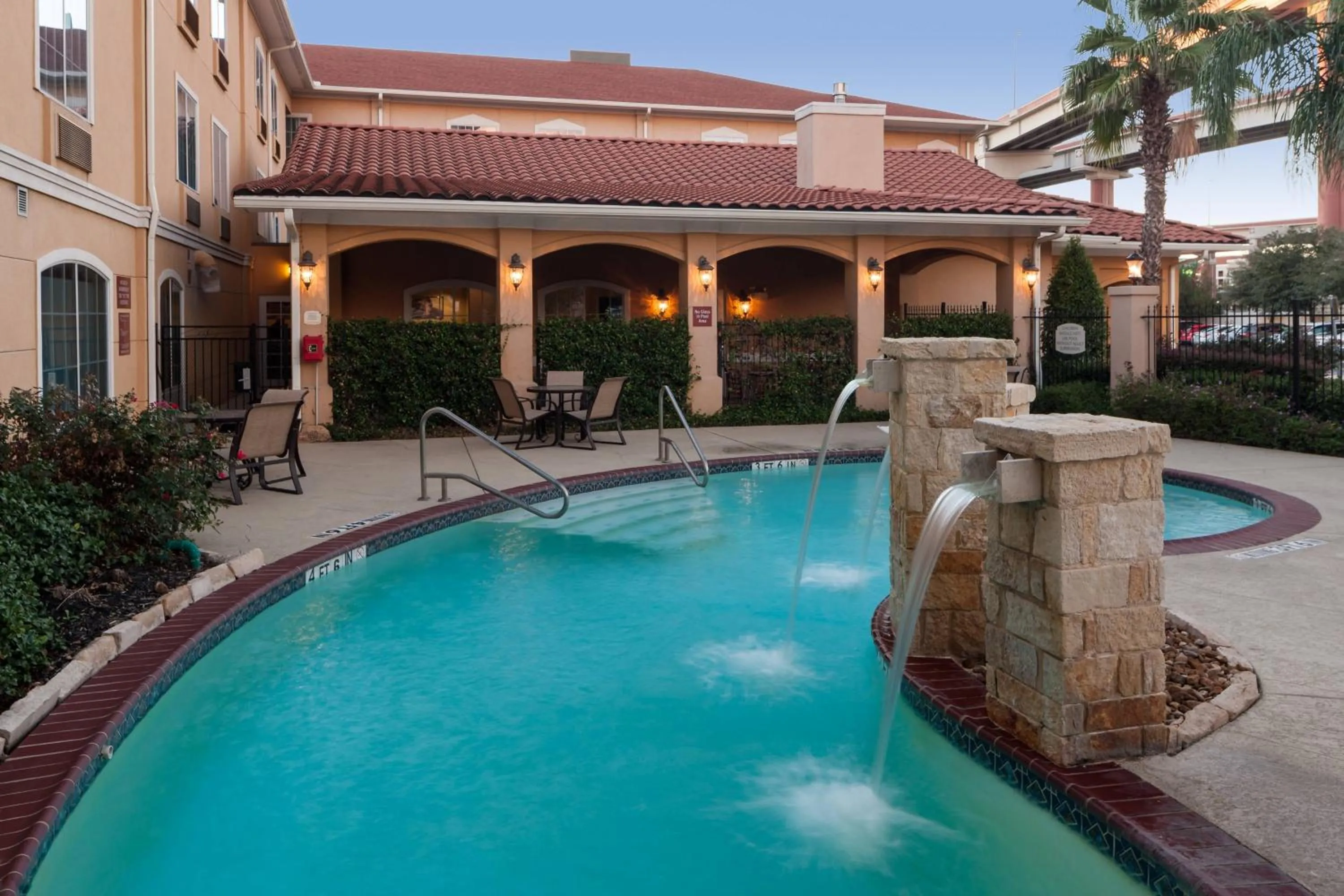 Swimming pool in TownePlace Suites by Marriott San Antonio Airport