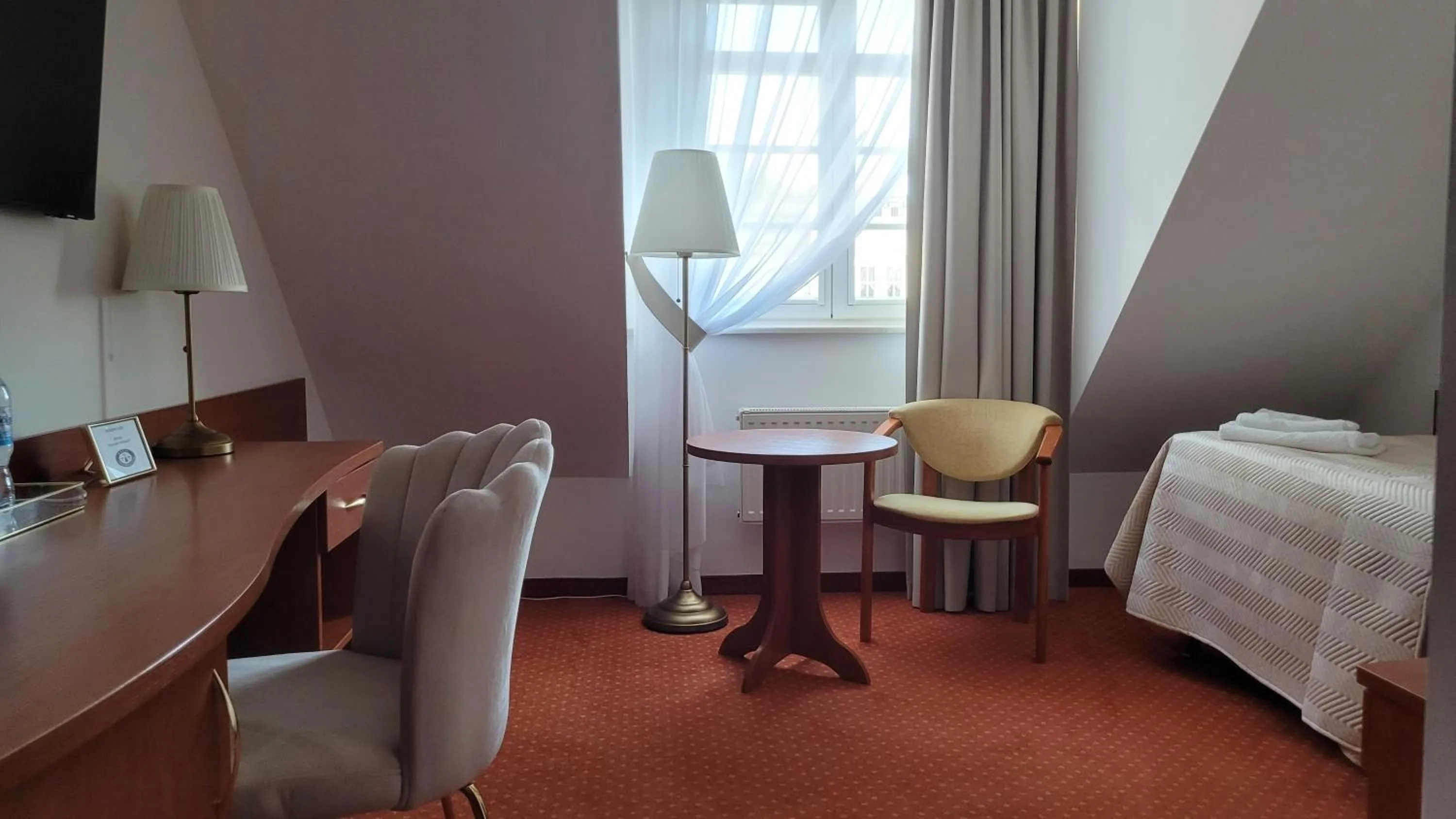 Photo of the whole room, Bed in Maxim honorujemy bon turystyczny