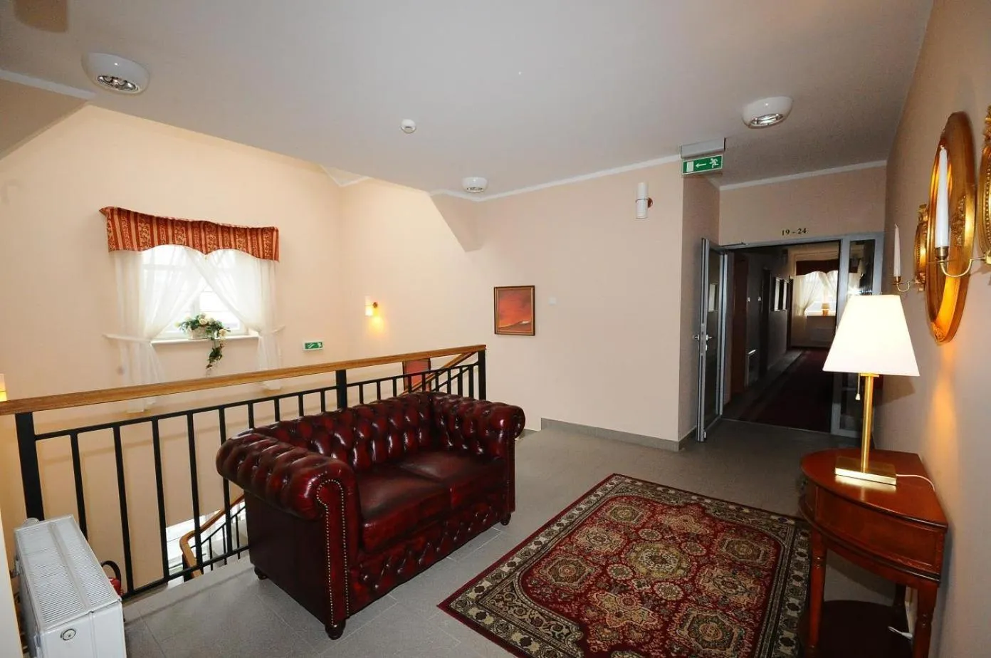 Decorative detail, Bed in Maxim honorujemy bon turystyczny