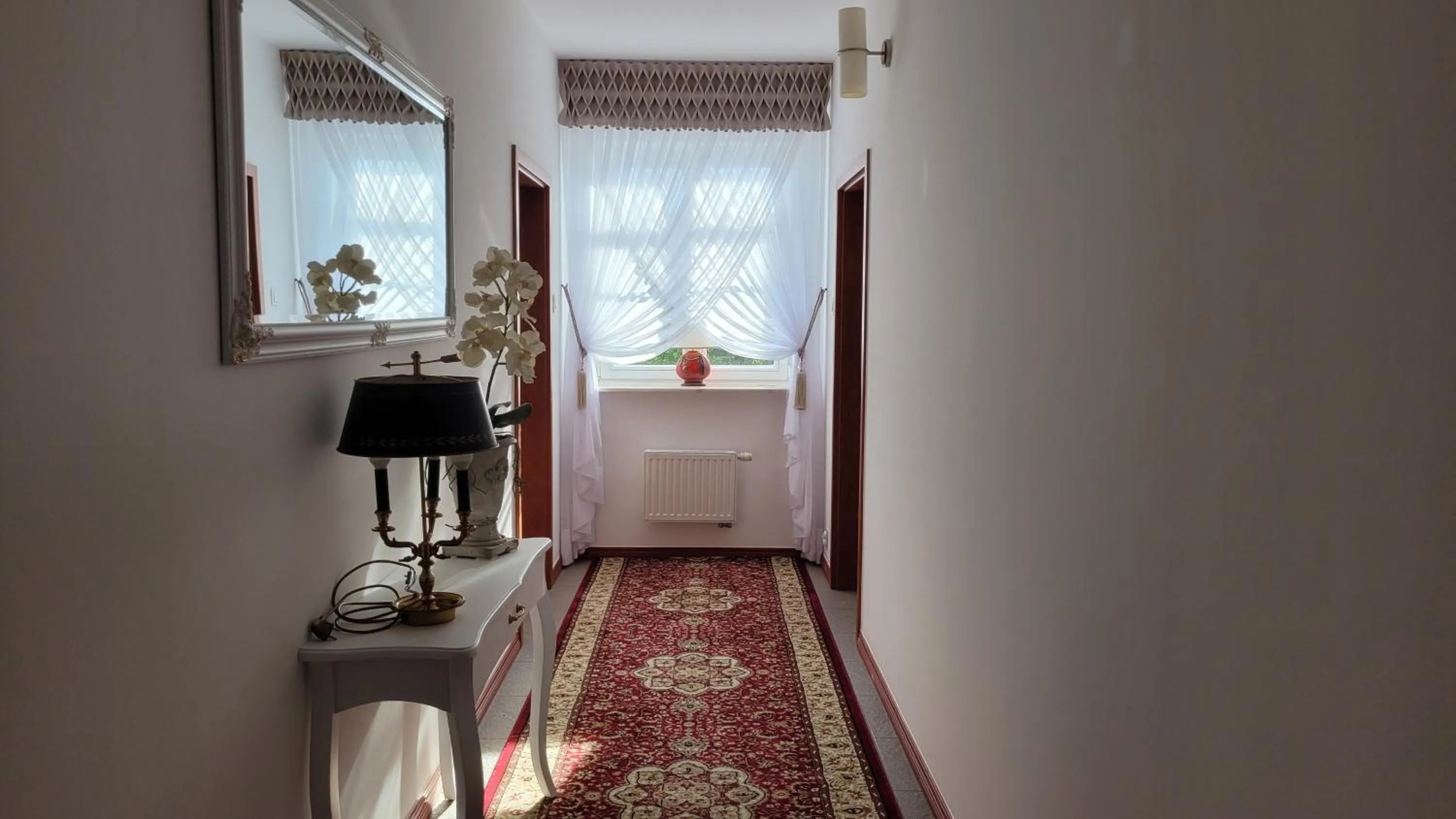 Decorative detail, Bed in Maxim honorujemy bon turystyczny