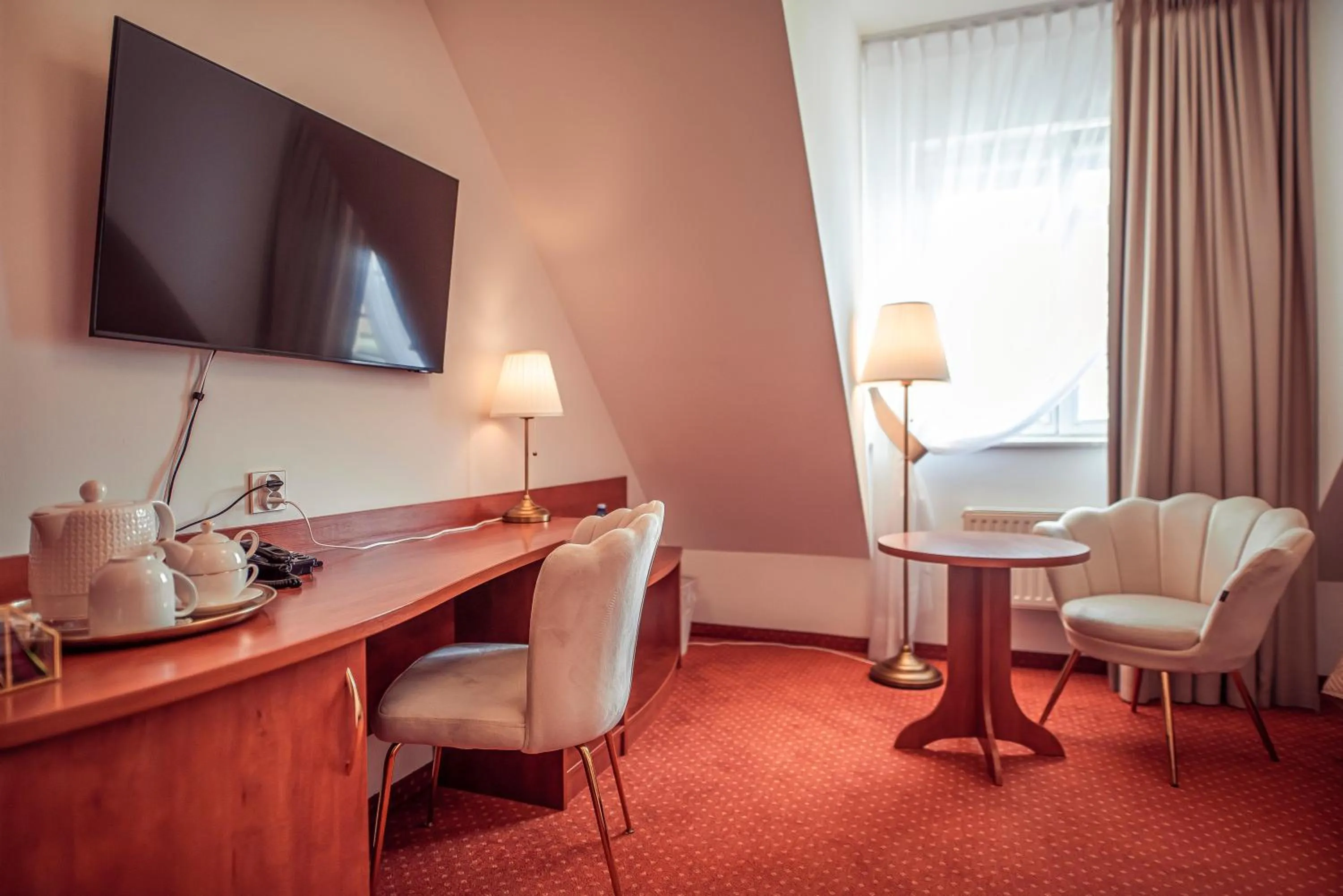 TV and multimedia in Maxim honorujemy bon turystyczny