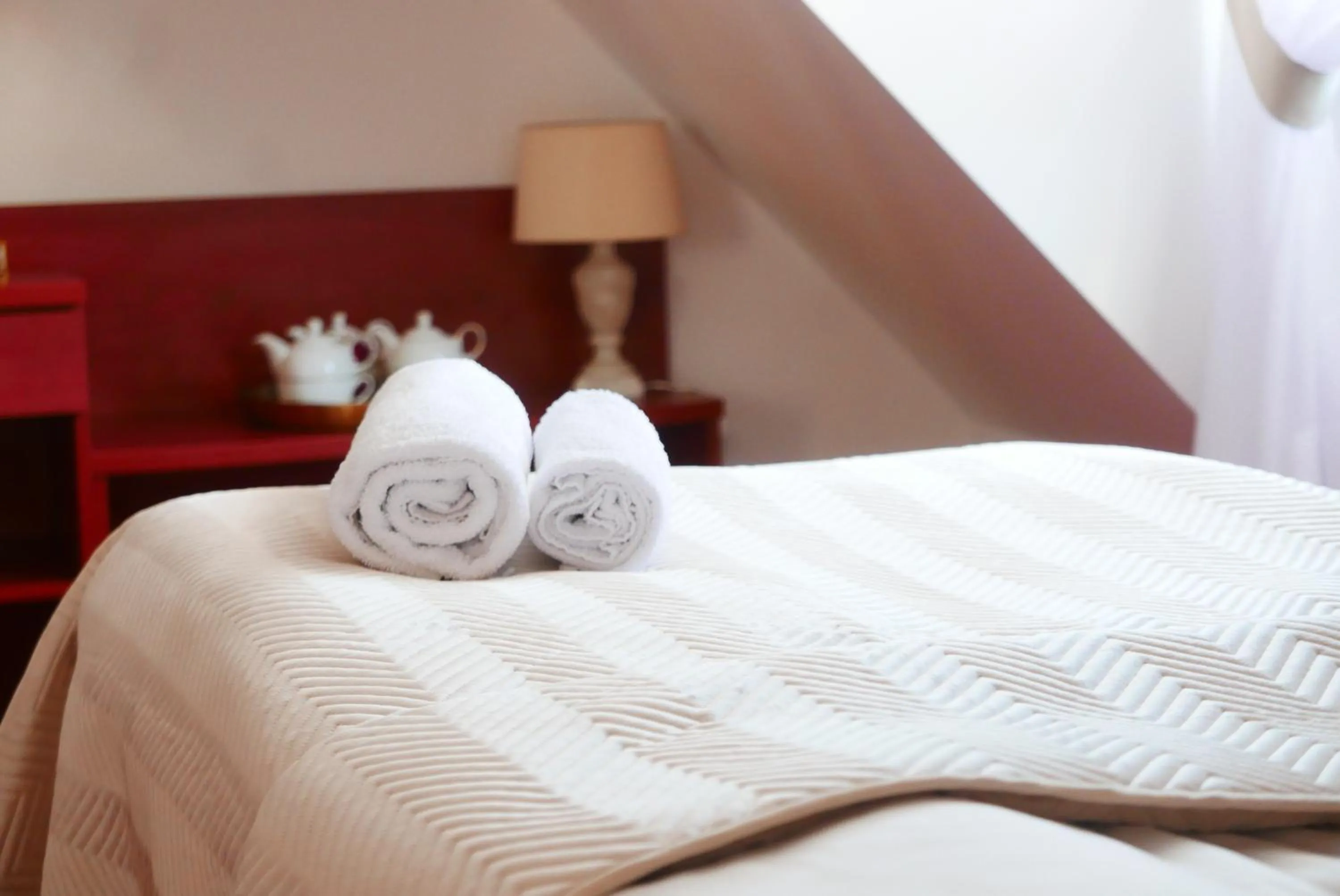 towels, Bed in Maxim honorujemy bon turystyczny