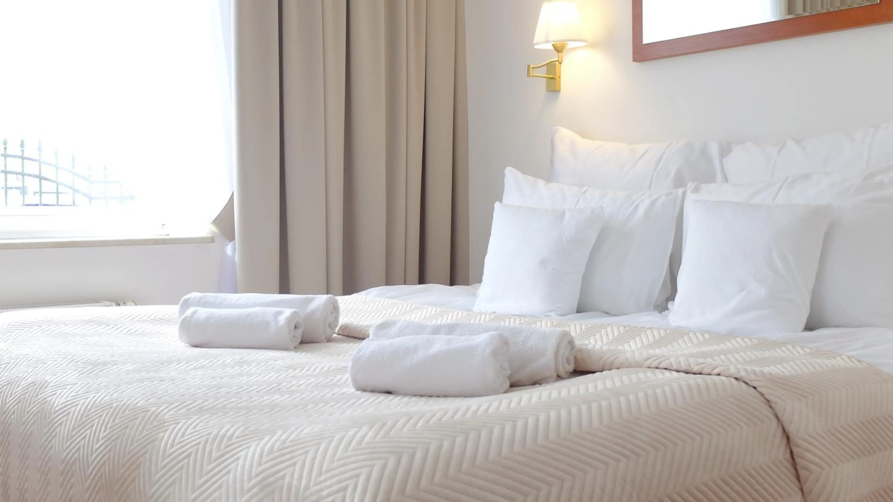 Photo of the whole room, Bed in Maxim honorujemy bon turystyczny