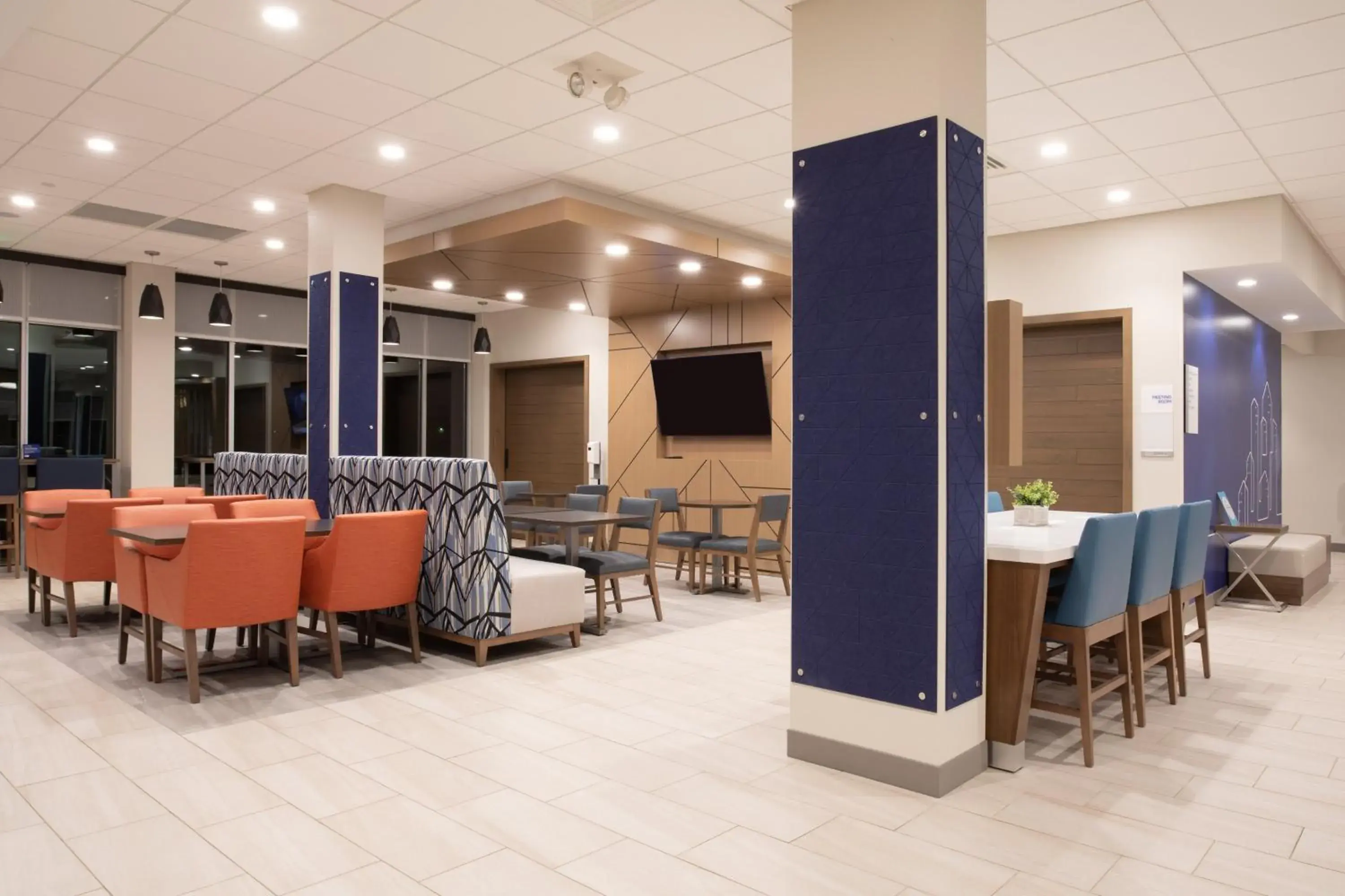 Property building in Holiday Inn Express & Suites Nampa - Idaho Center by IHG Property building in Holiday Inn Express & Suites Nampa - Idaho Center by IHG