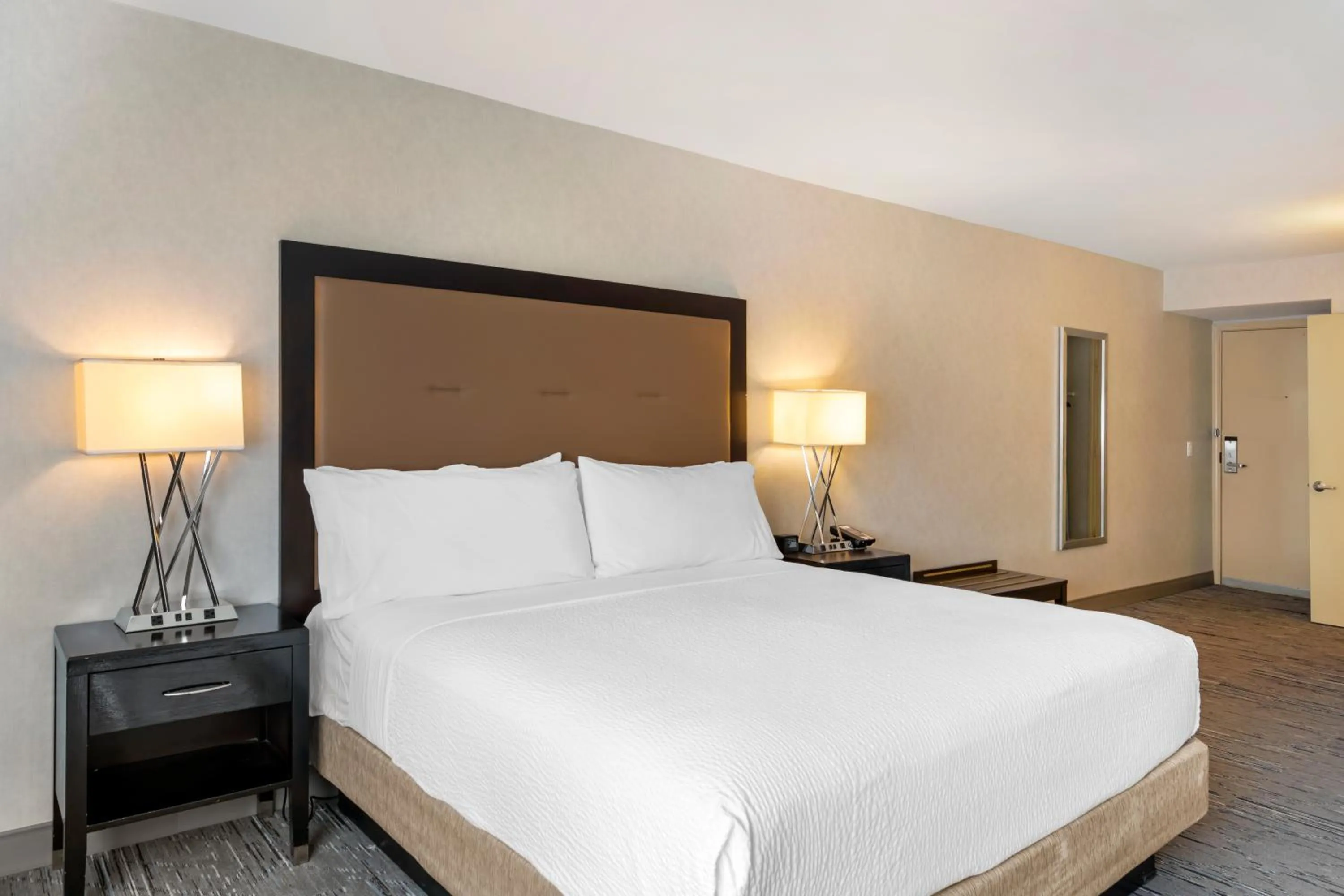 Bedroom, Bed in Holiday Inn Express San Bernardino Colton by IHG