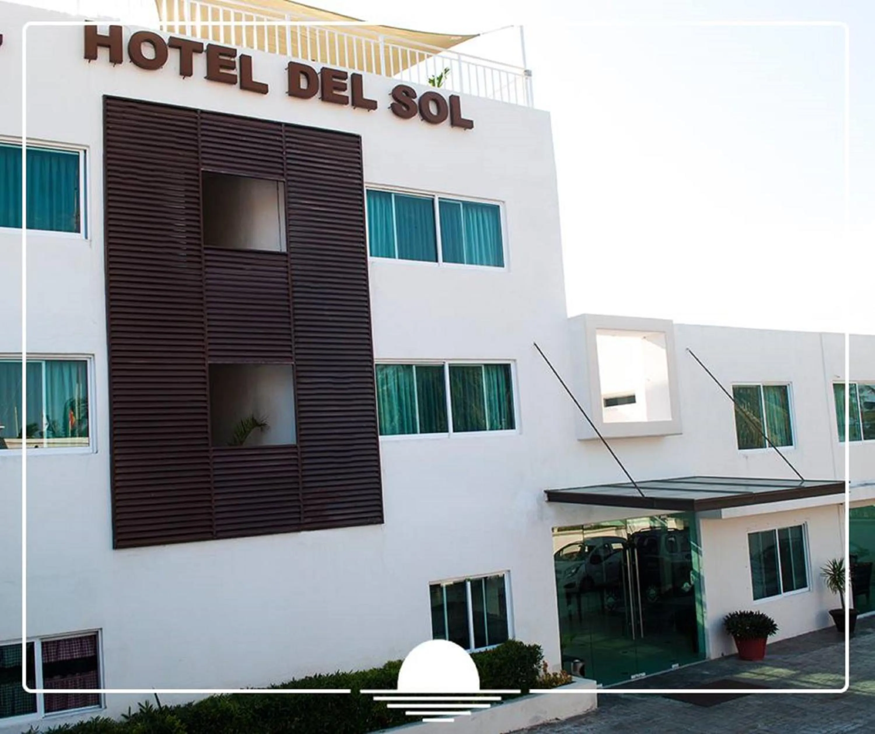 Property building in Hotel Del Sol