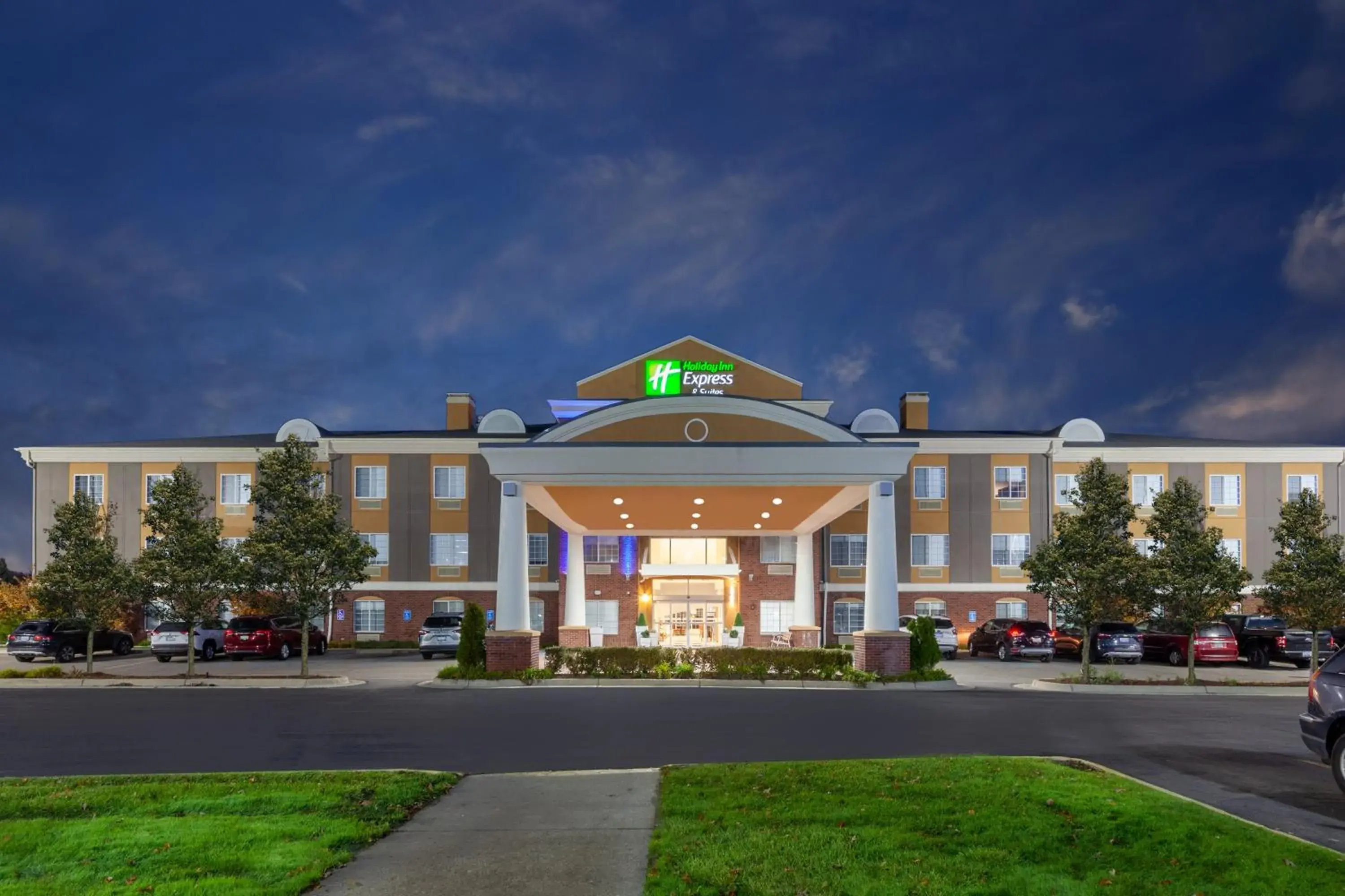 Property building in Holiday Inn Express Hotel & Suites Woodhaven by IHG Property building in Holiday Inn Express Hotel & Suites Woodhaven by IHG