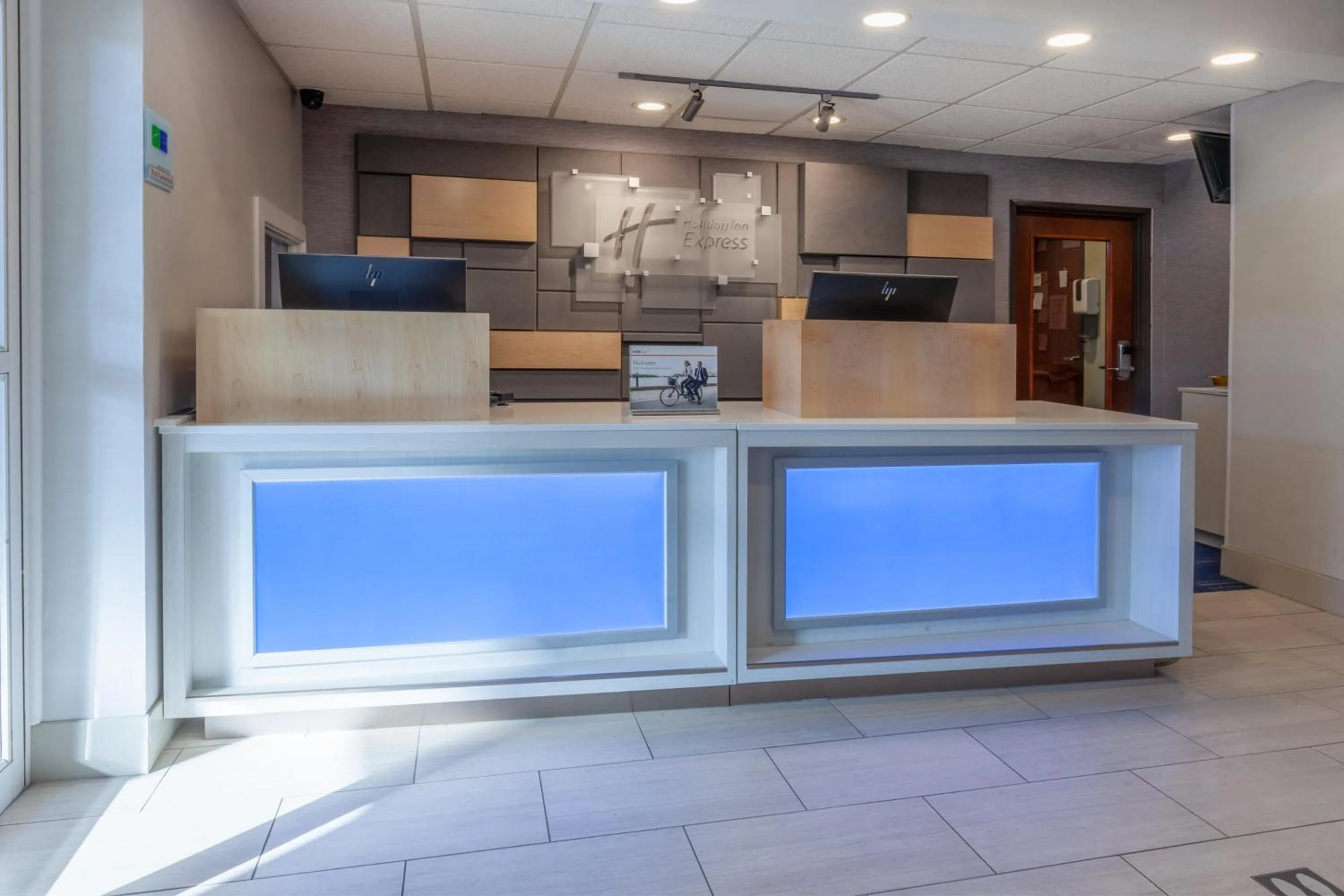 Property building in Holiday Inn Express Hotel & Suites Woodhaven by IHG