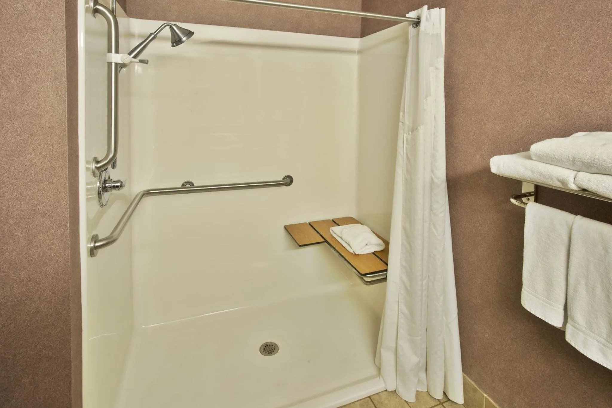Bathroom in Holiday Inn Express Hotel & Suites Woodhaven by IHG