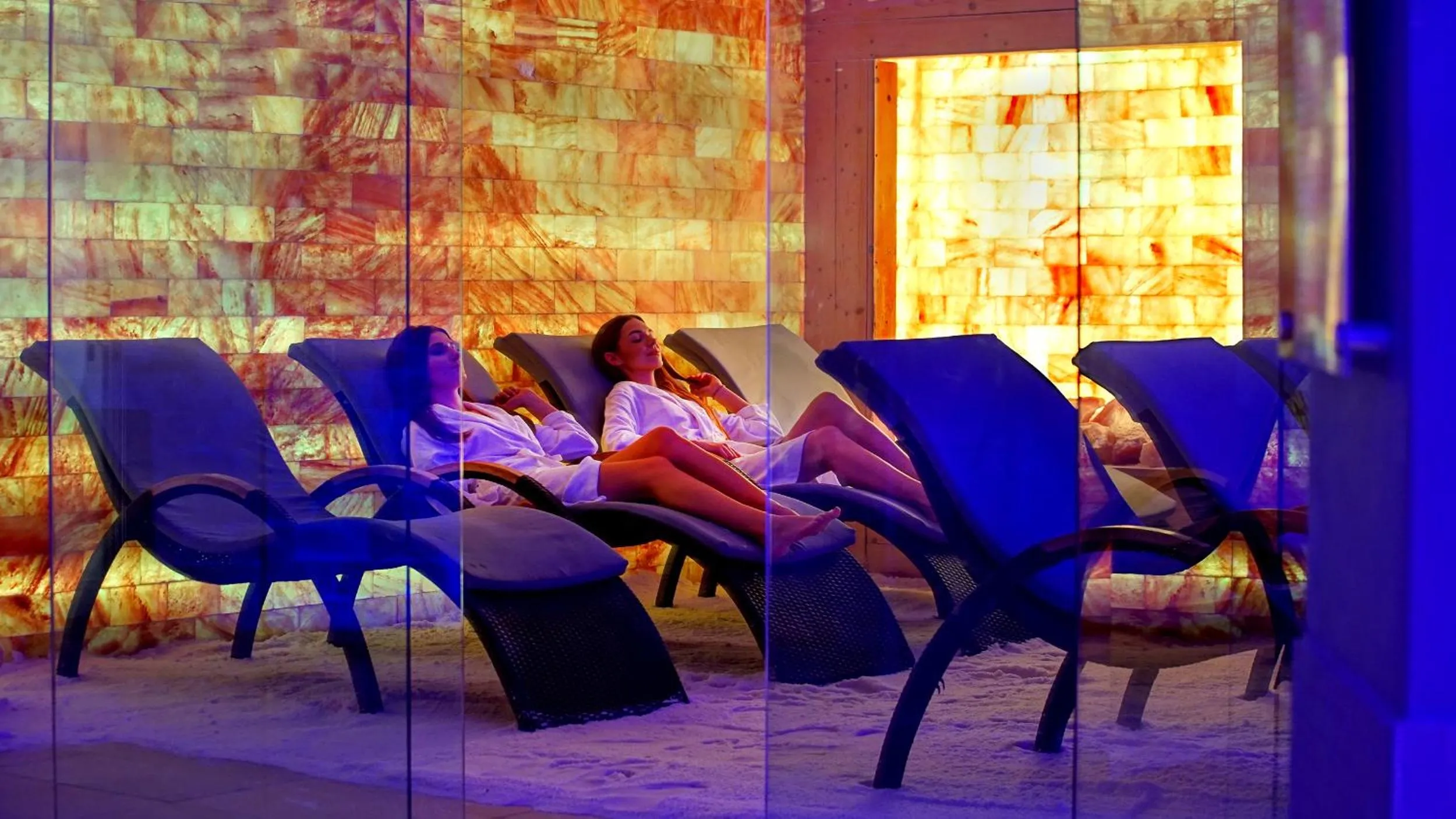 Swimming pool in Hotel & Medi-Spa Biały Kamień