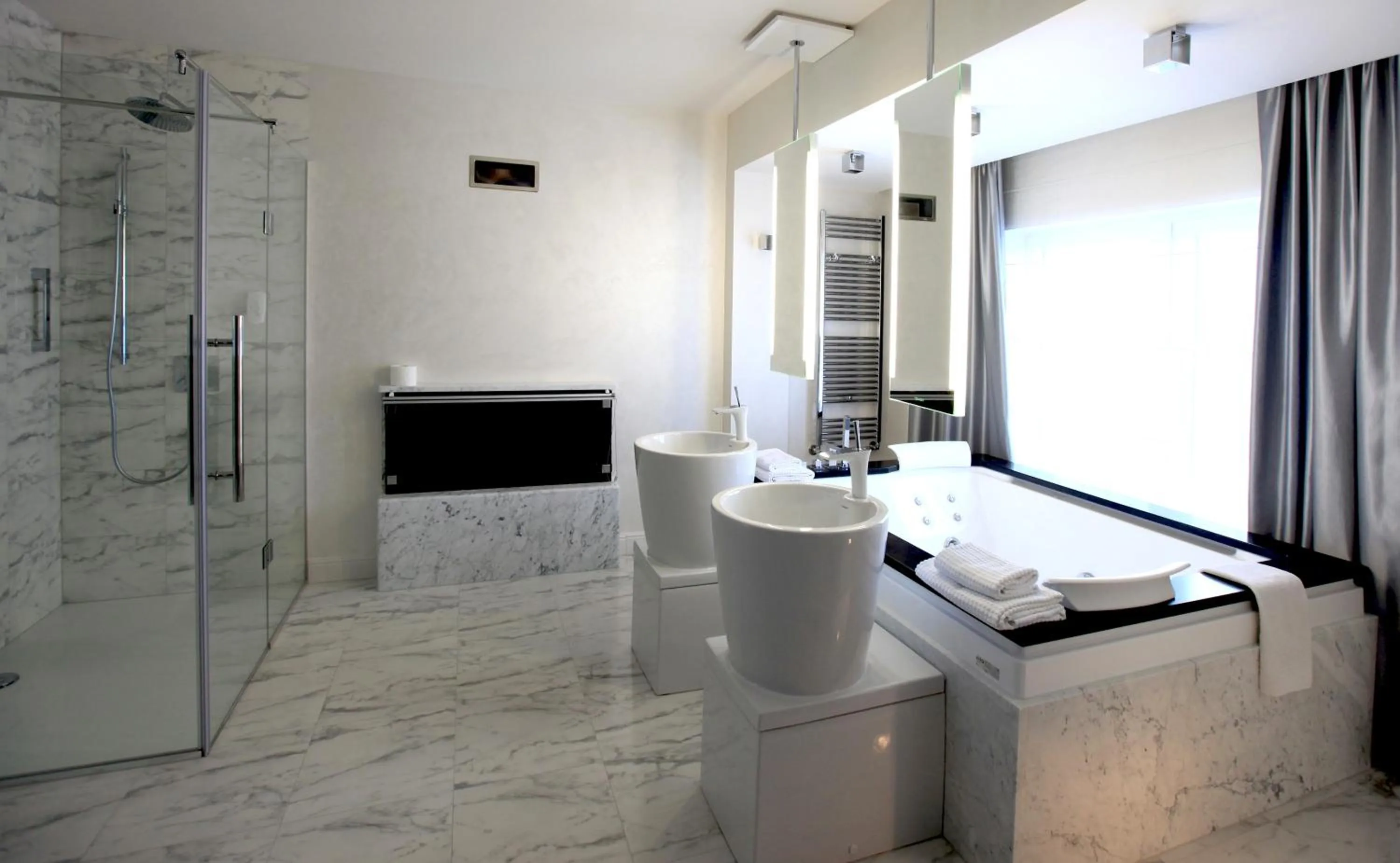 Shower in Hotel & Medi-Spa Biały Kamień