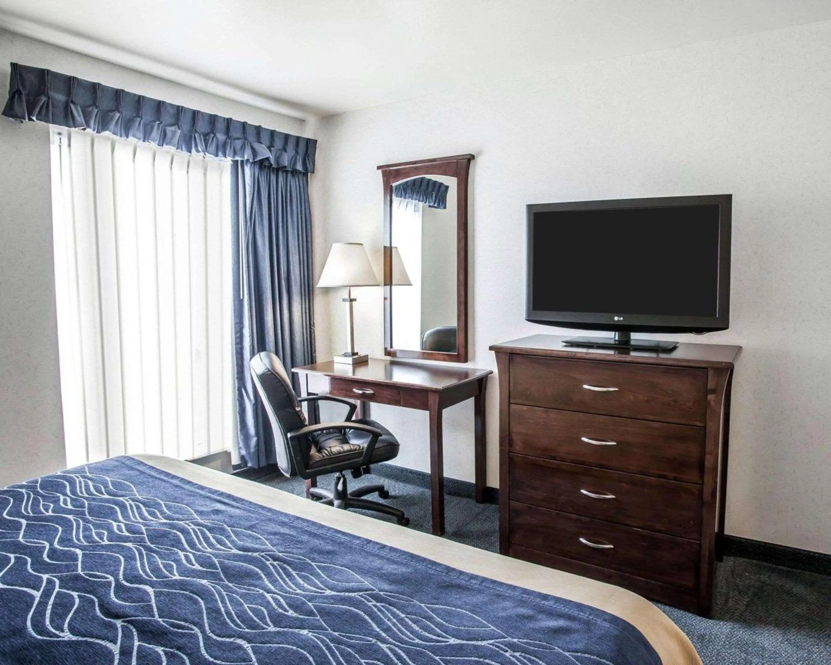 Bedroom, Bed in Comfort Inn Bellingham