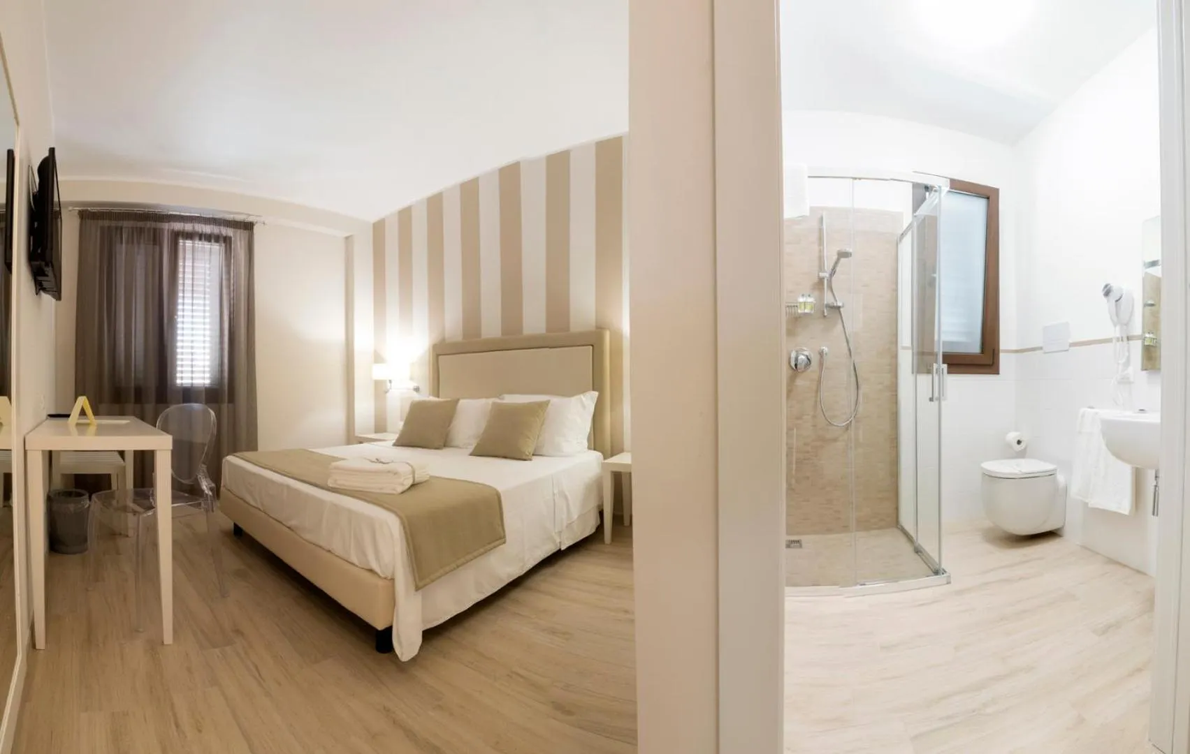 Shower, Bed in Eunice Bed and Breakfast