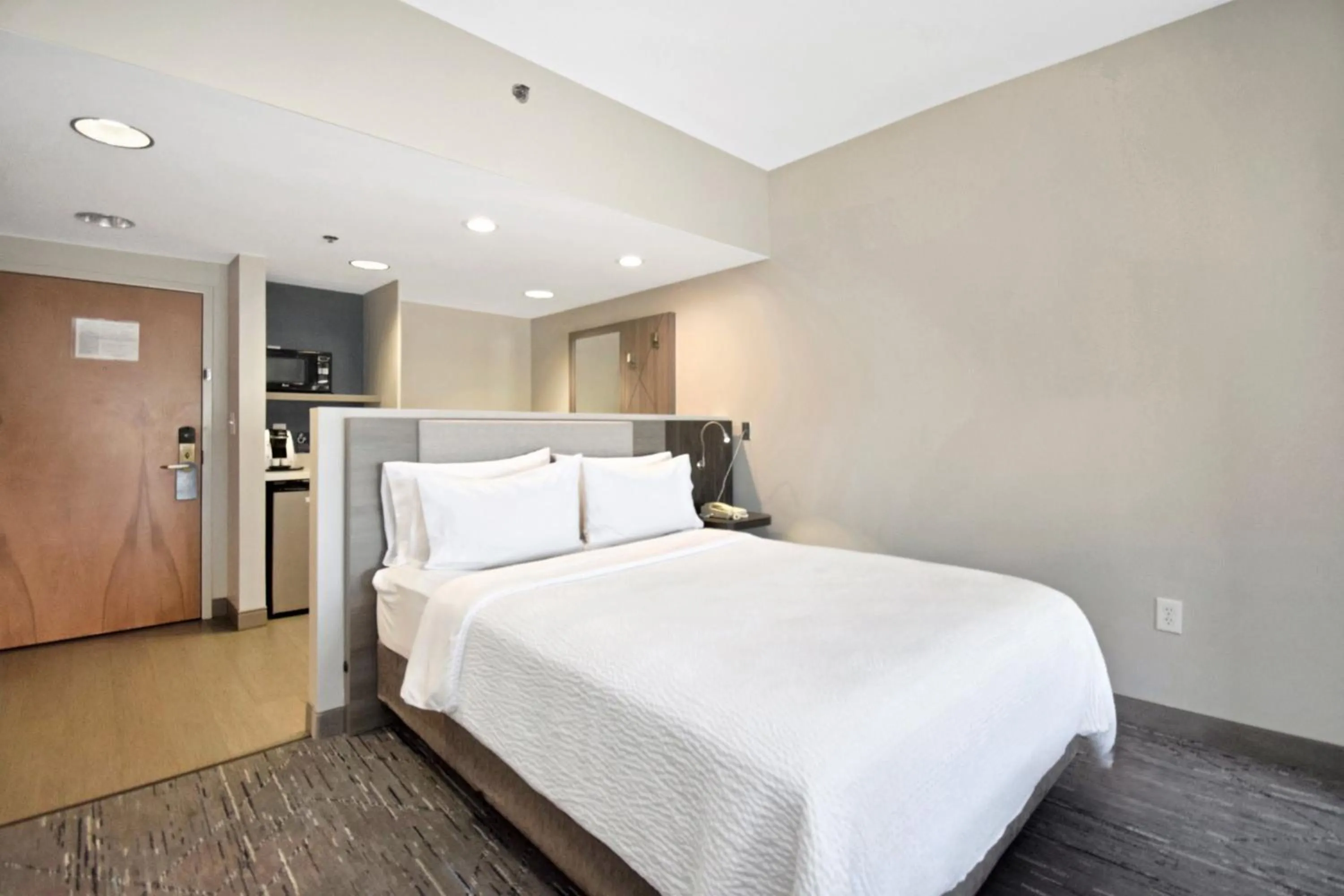 Photo of the whole room, Bed in Holiday Inn Express Boone by IHG