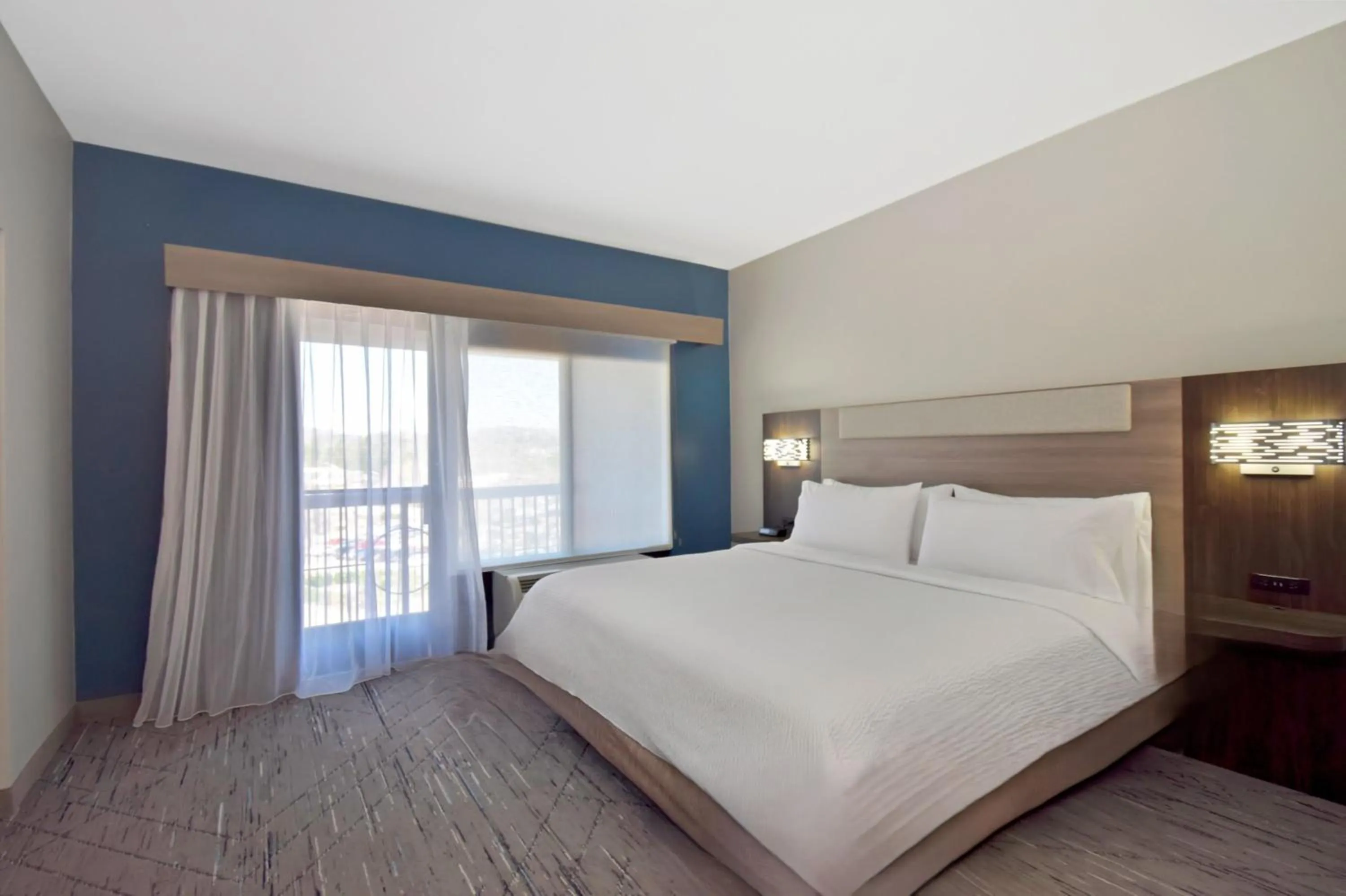 Photo of the whole room, Bed in Holiday Inn Express Boone by IHG