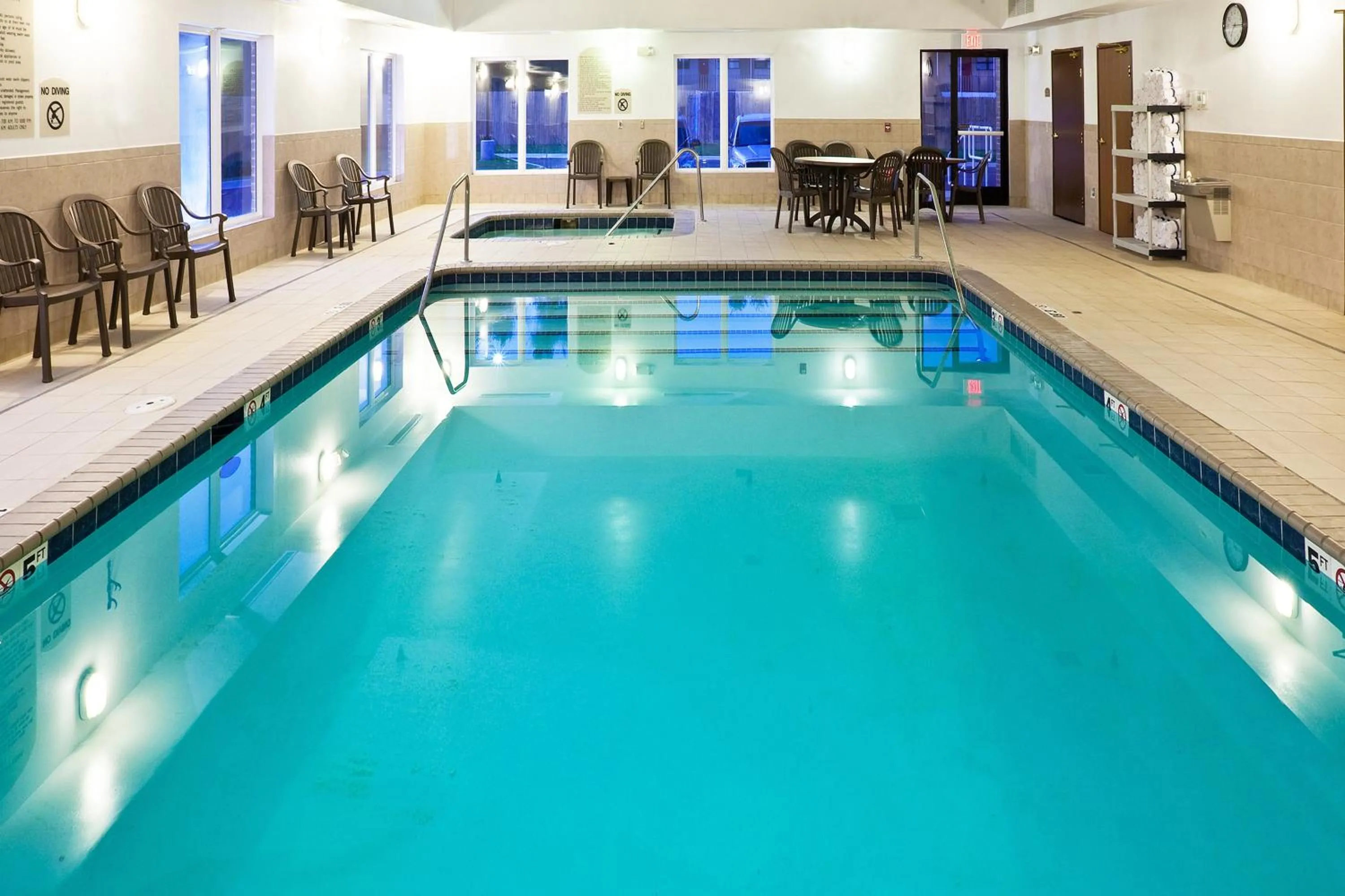 Swimming pool in Holiday Inn Express Hotel & Suites Oklahoma City-Bethany by IHG