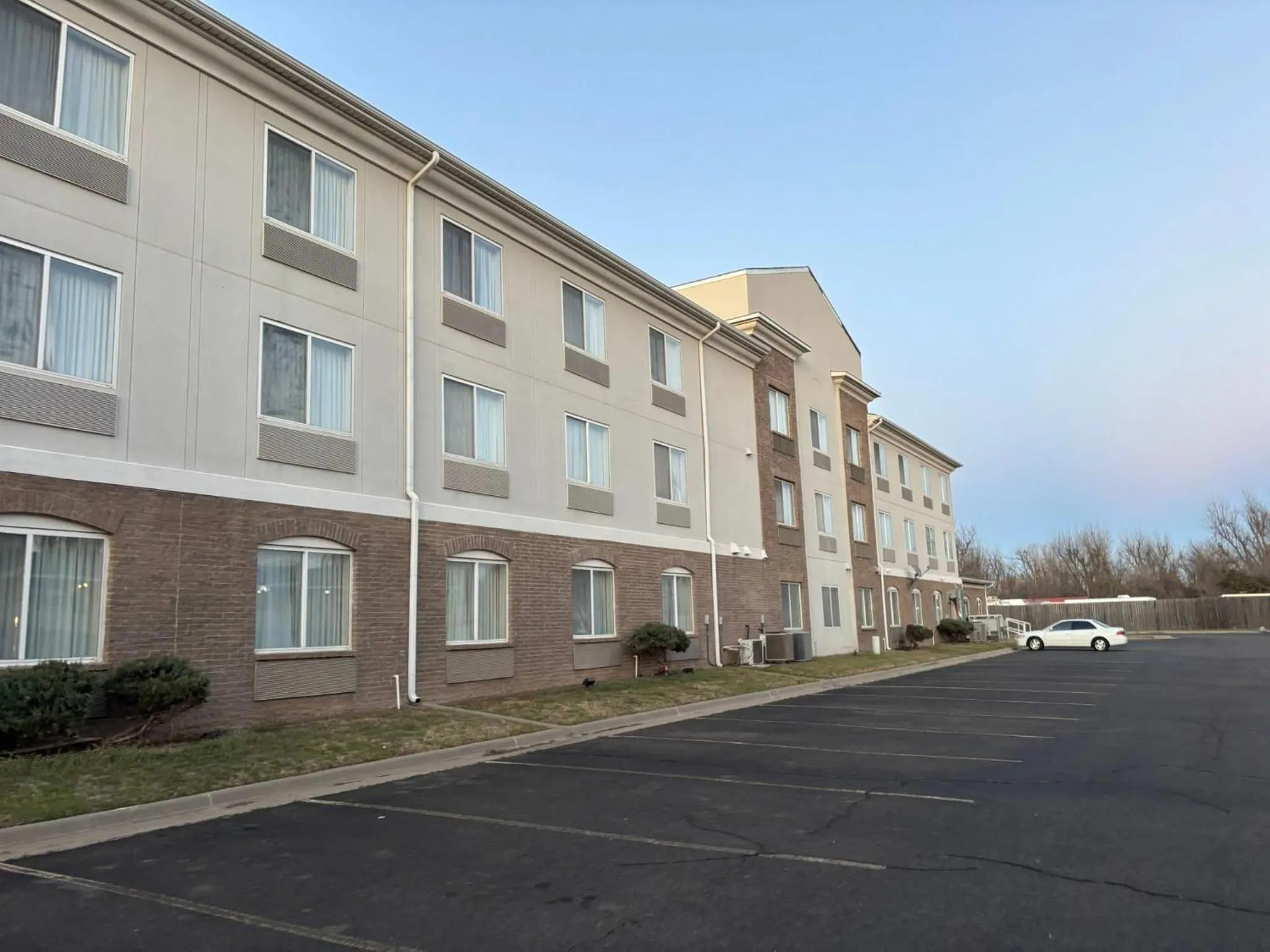 Property building in Quality Inn & Suites Bethany - Oklahoma City West