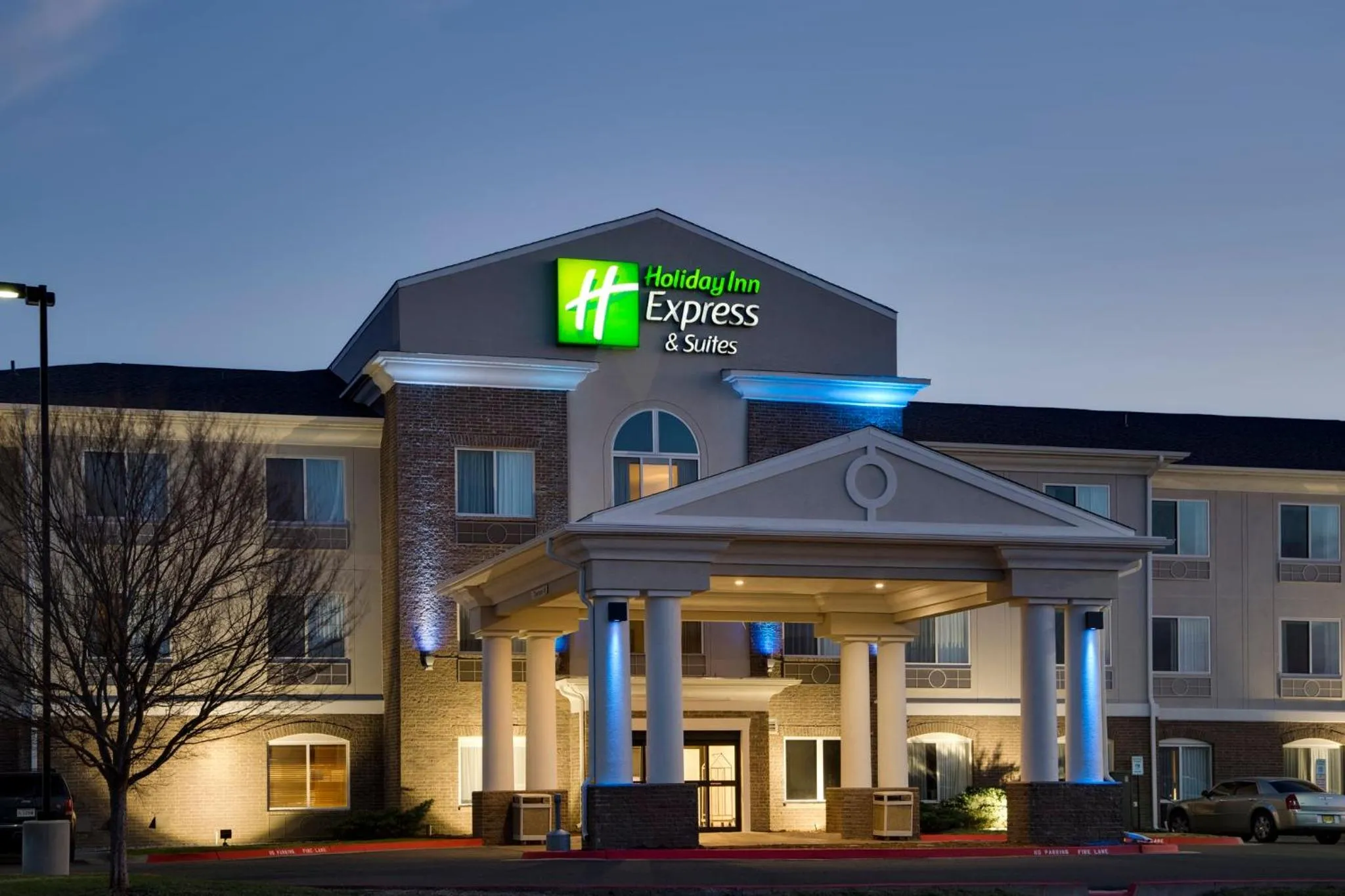 Property building in Holiday Inn Express Hotel & Suites Oklahoma City-Bethany by IHG