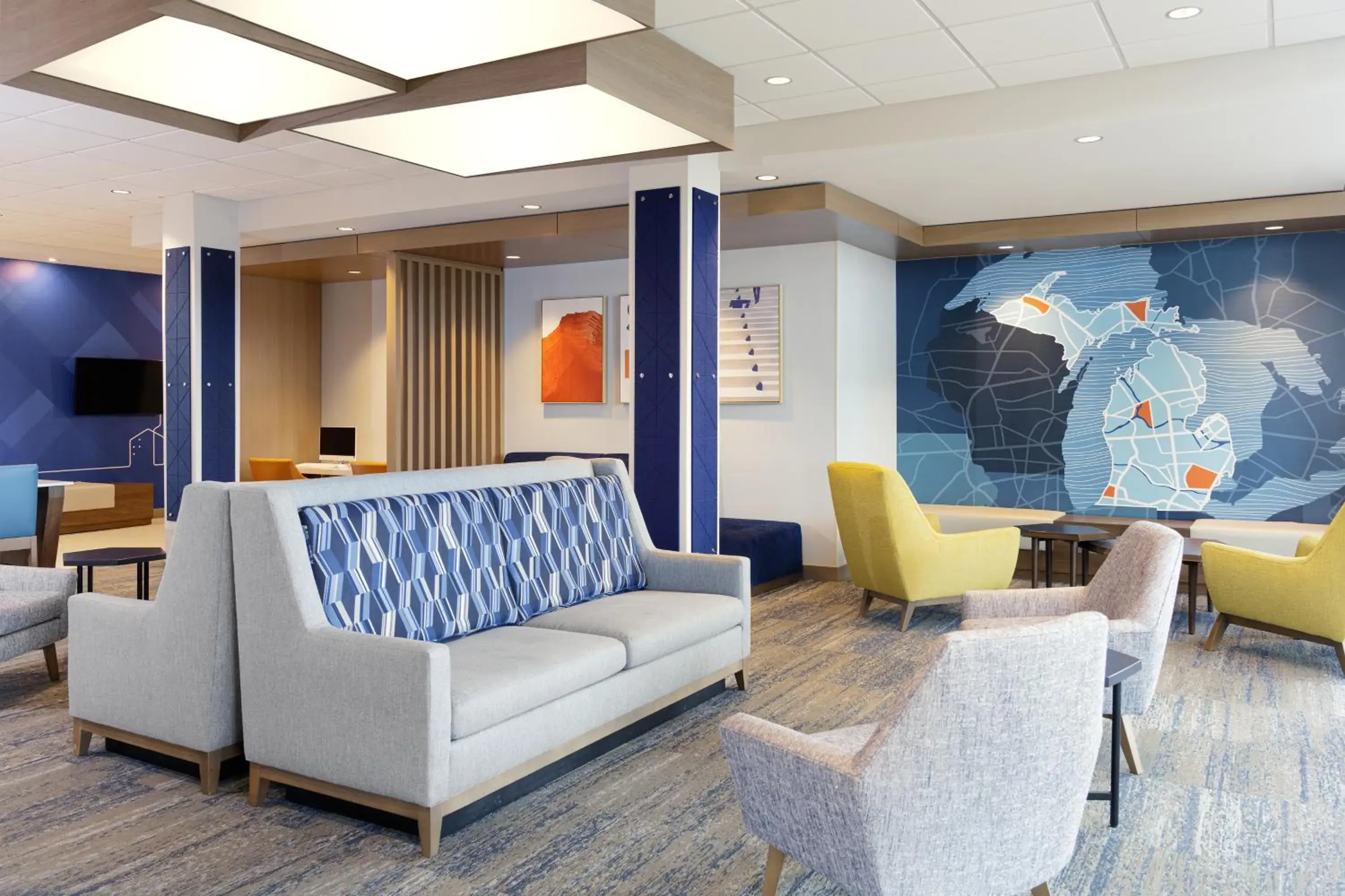 Lobby or reception in Holiday Inn Express Hotel & Suites Cincinnati Southeast Newport by IHG Lobby or reception in Holiday Inn Express Hotel & Suites Cincinnati Southeast Newport by IHG