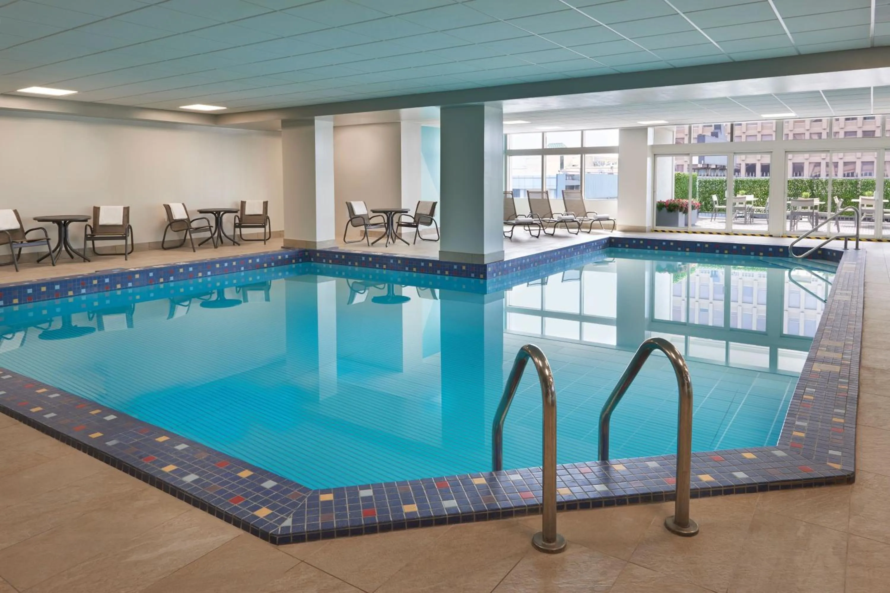 Swimming pool in Four Points by Sheraton Windsor Downtown