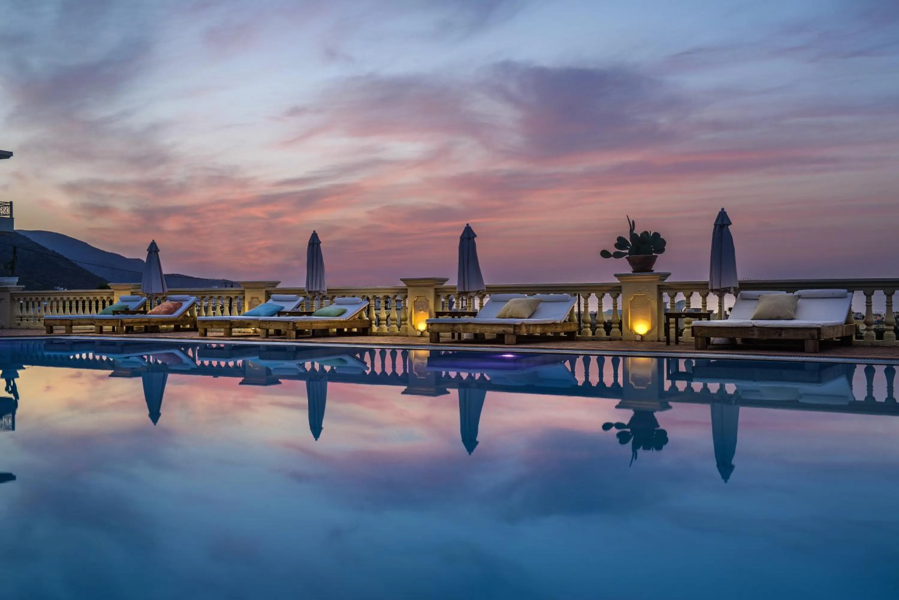 Swimming pool in Notos Heights Hotel & Suites