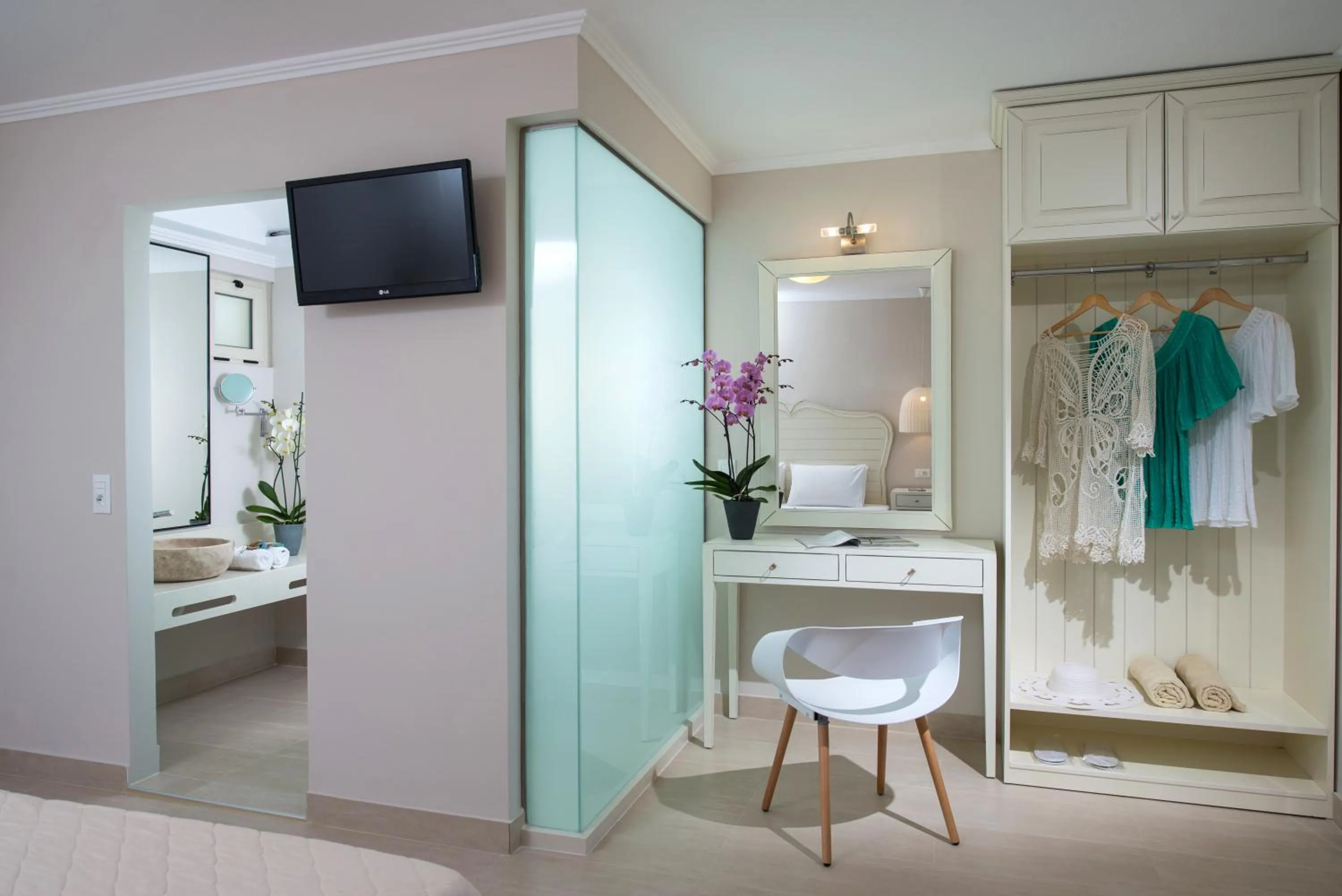 Bathroom in Notos Heights Hotel & Suites