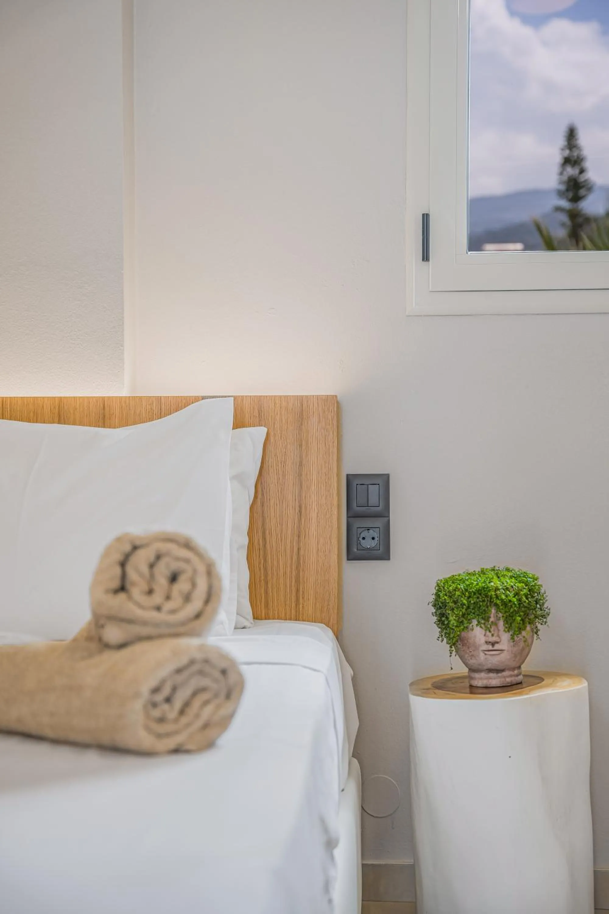 Property building, Bed in Notos Heights Hotel & Suites