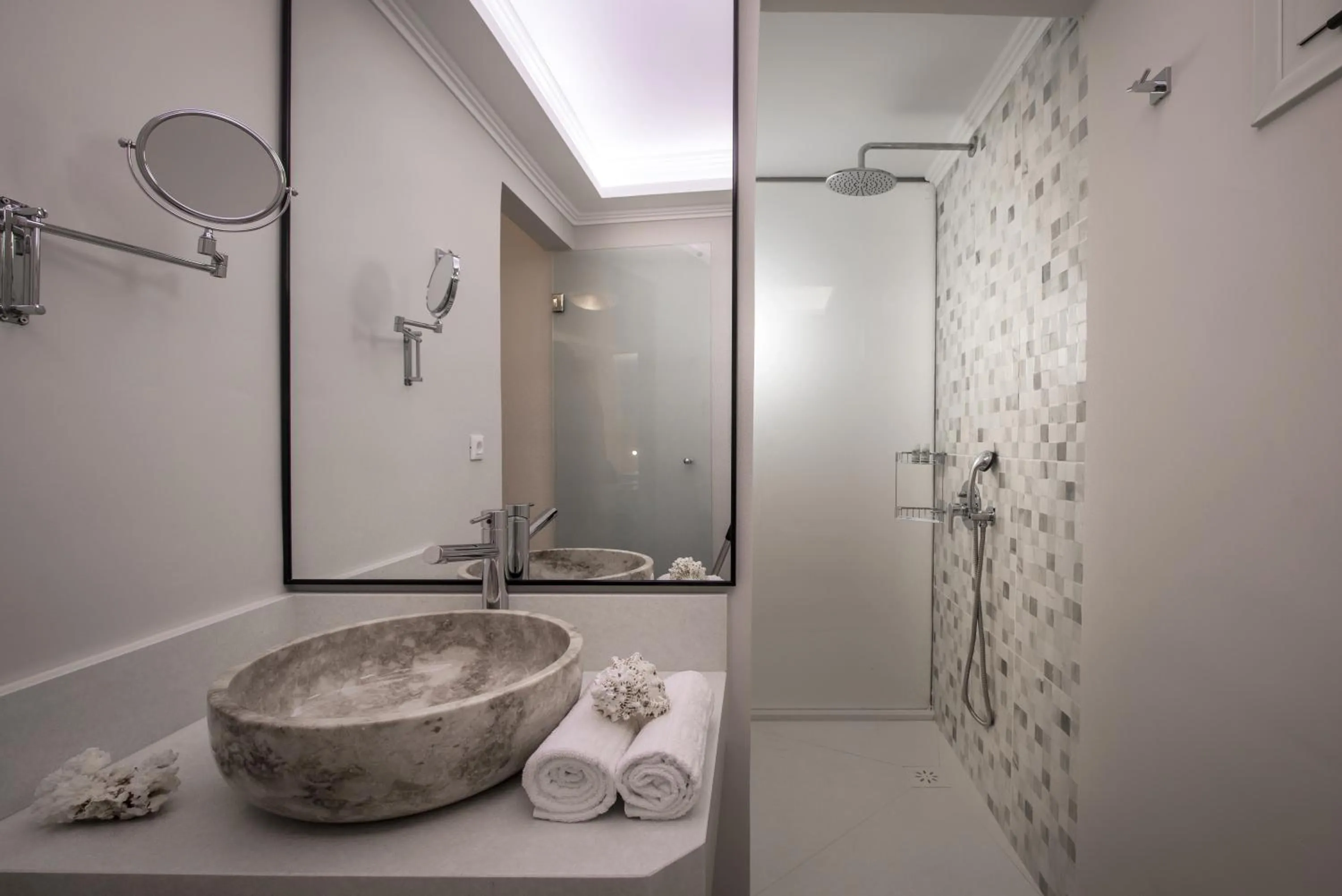 Shower in Notos Heights Hotel & Suites