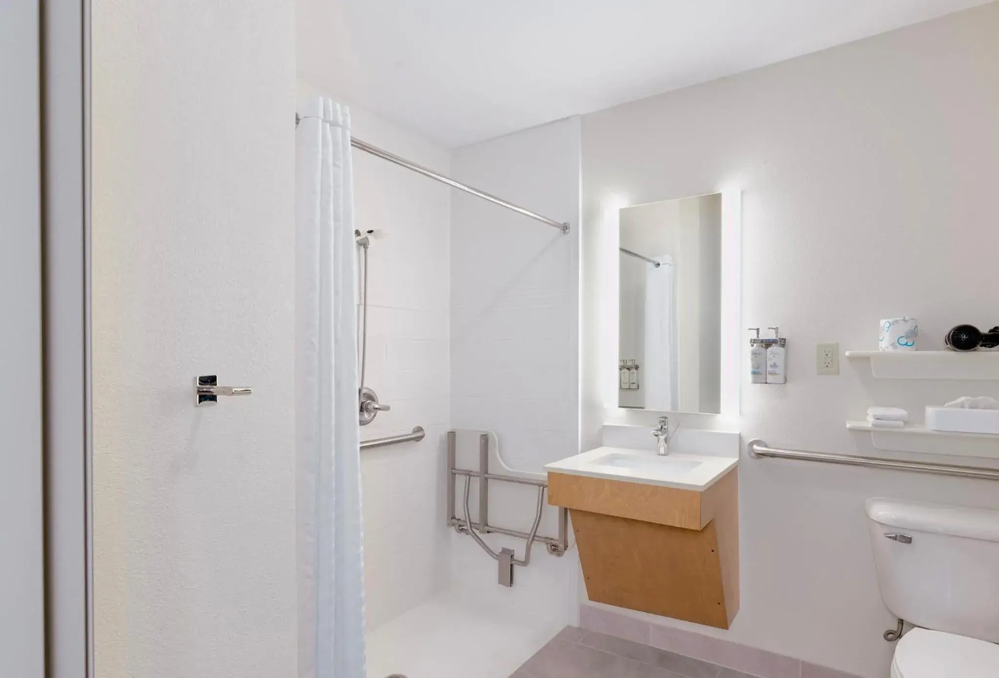 Photo of the whole room, Bathroom in Candlewood Suites Oklahoma City-Moore