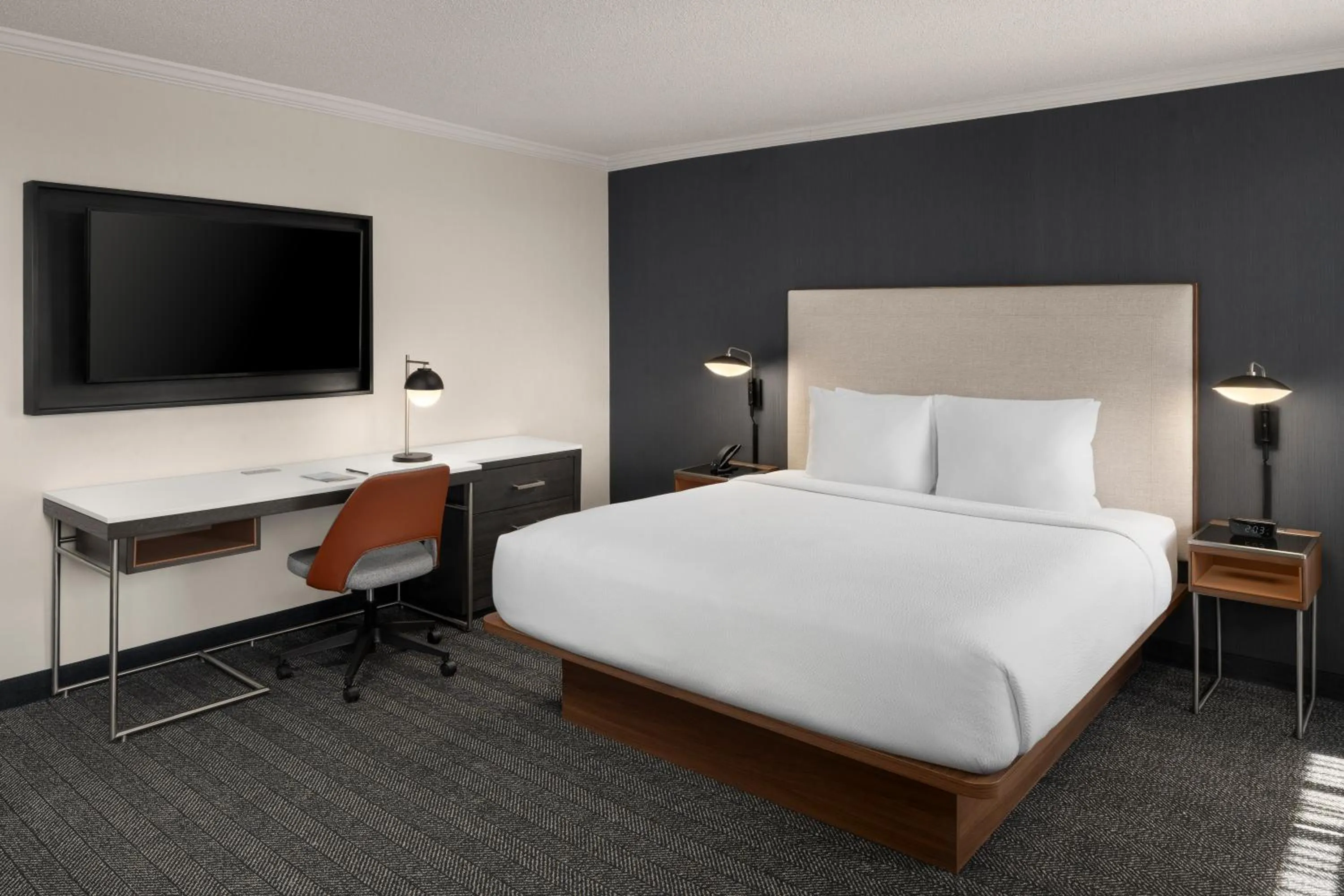 Bedroom, Bed in Courtyard New Haven at Yale