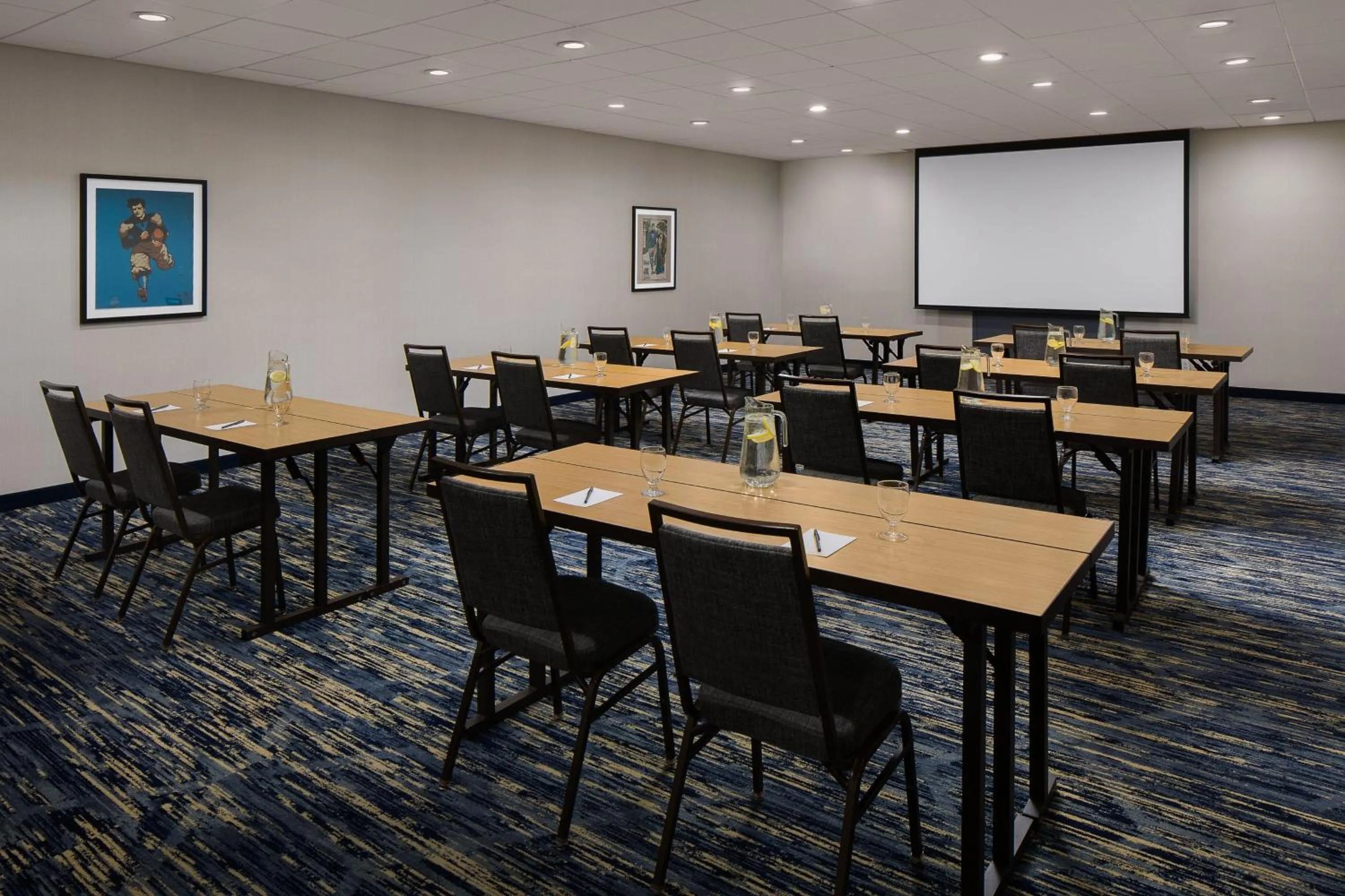 Meeting/conference room in Courtyard New Haven at Yale