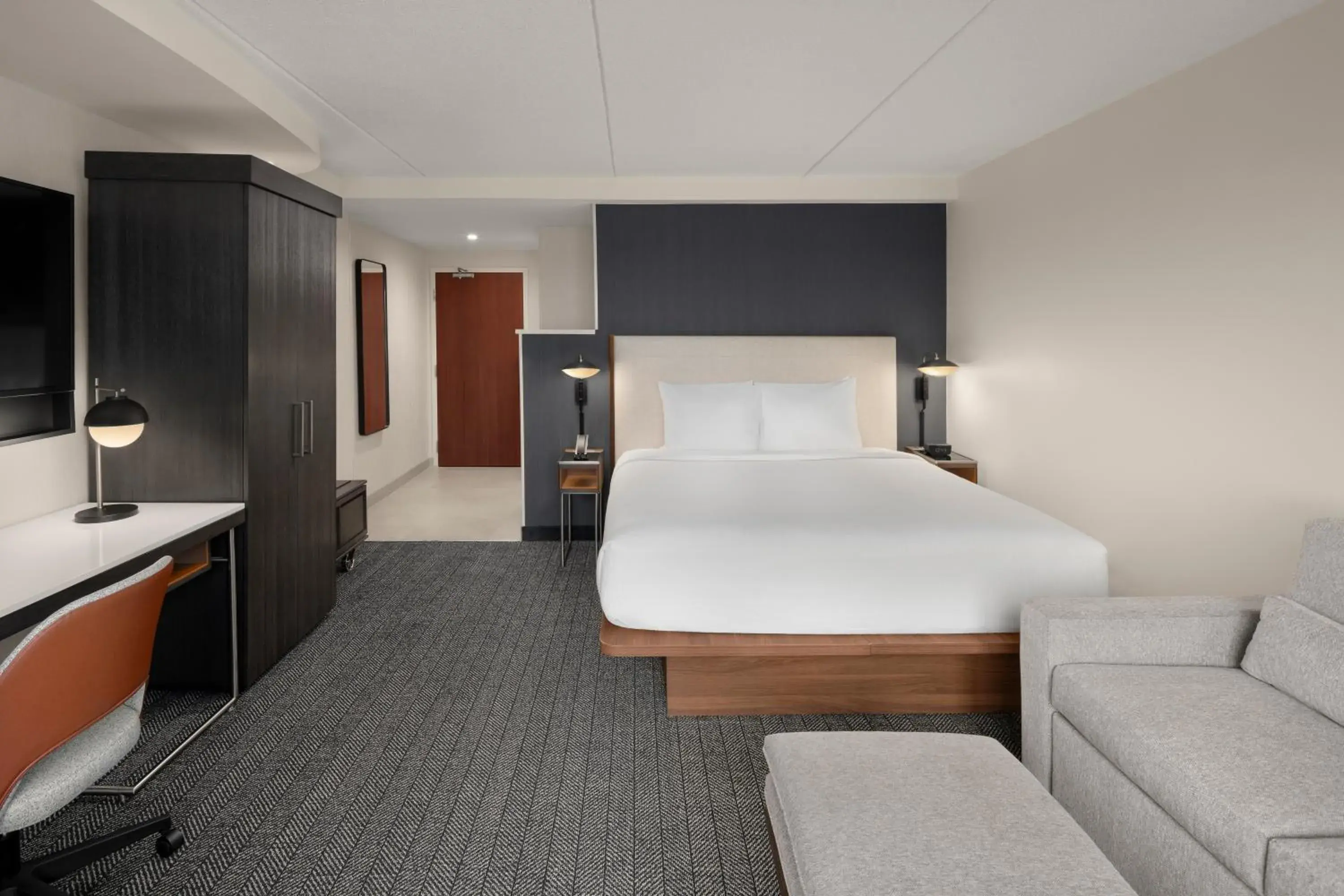 King Guest Room - High Floor in Courtyard New Haven at Yale King Guest Room - High Floor in Courtyard New Haven at Yale