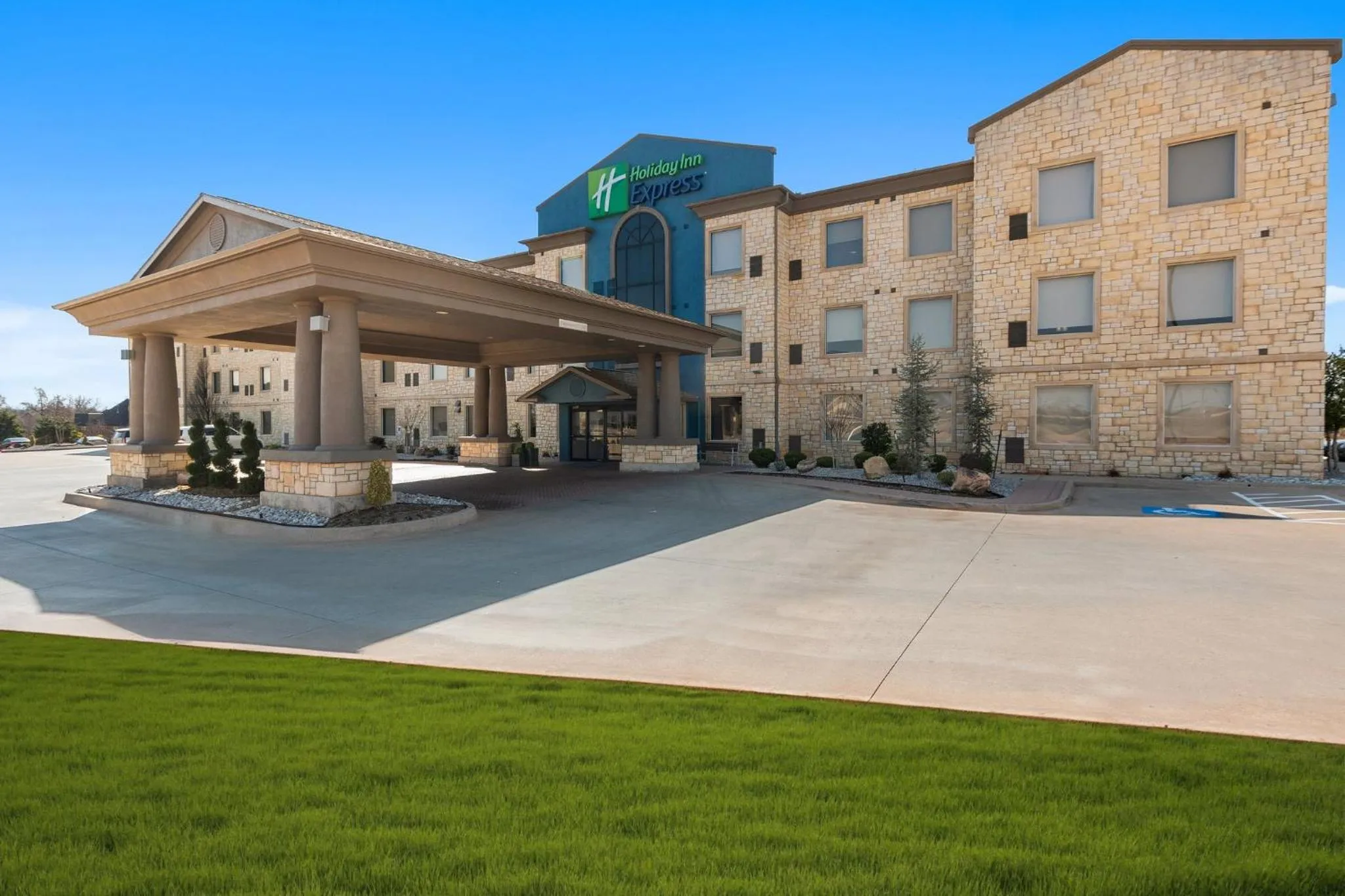 Property building in Holiday Inn Express & Suites Oklahoma City NW - Quail Springs by IHG