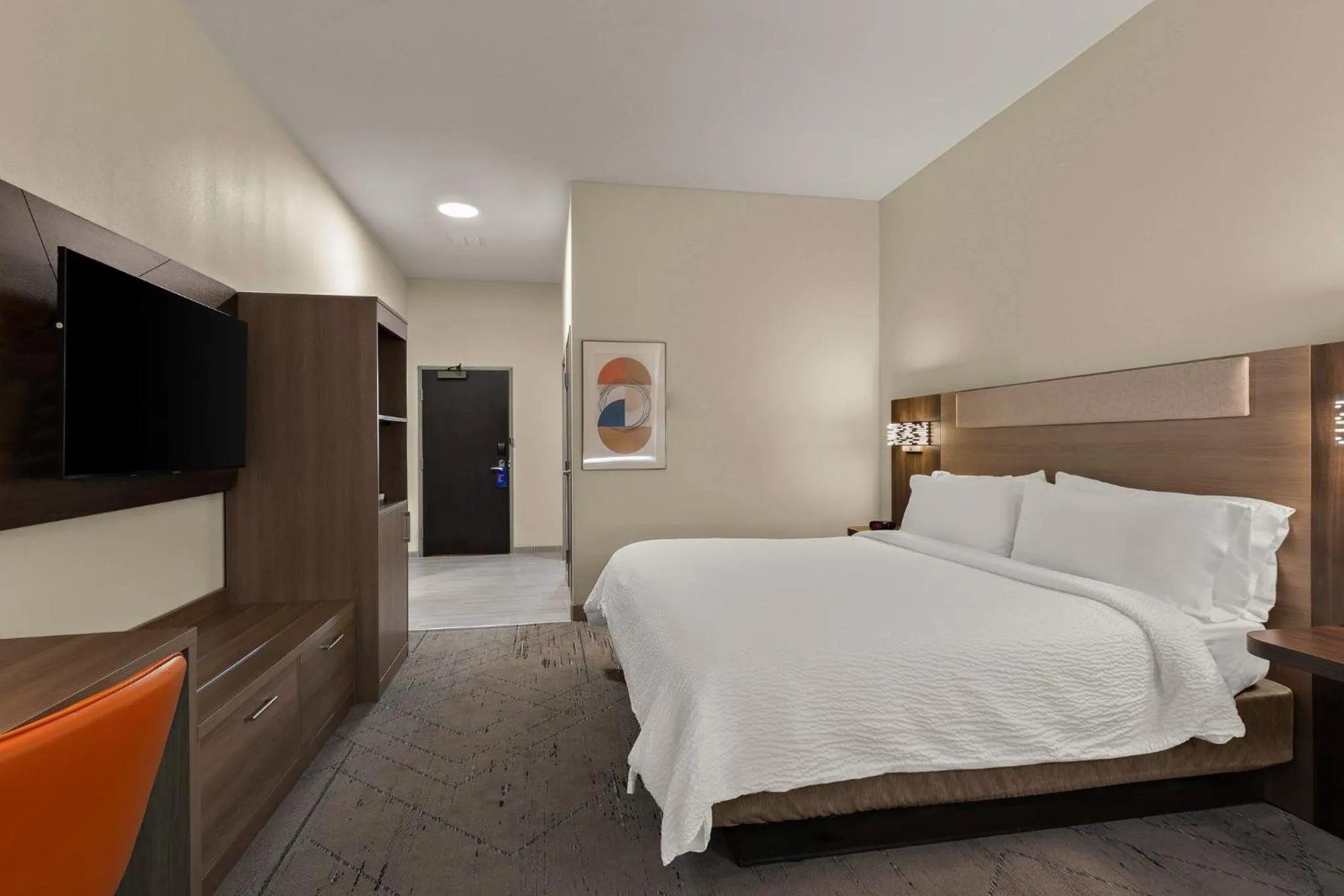 Photo of the whole room, Bed in Holiday Inn Express & Suites Oklahoma City NW - Quail Springs by IHG