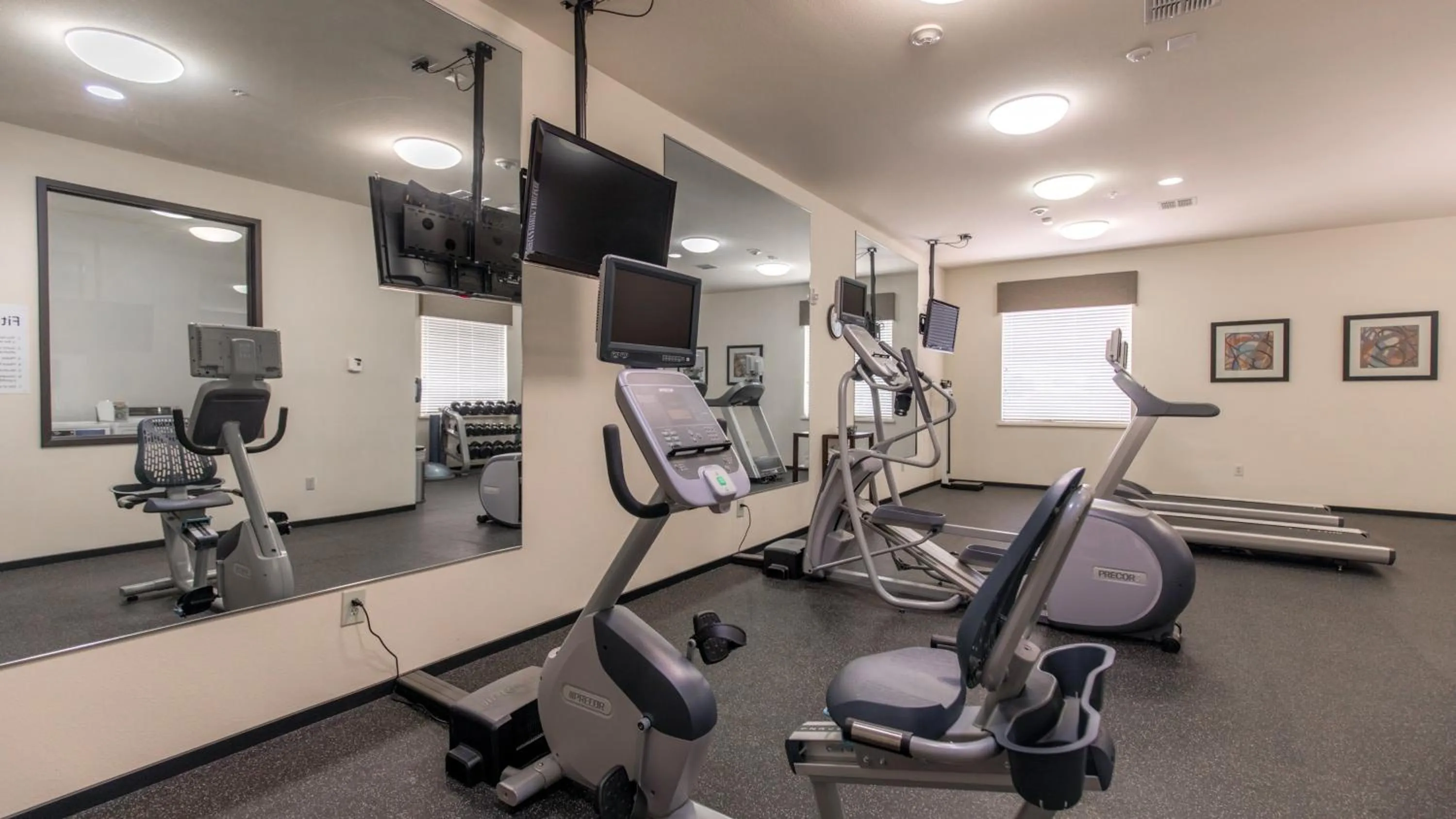 Fitness centre/facilities in Holiday Inn Express & Suites Oklahoma City NW - Quail Springs by IHG