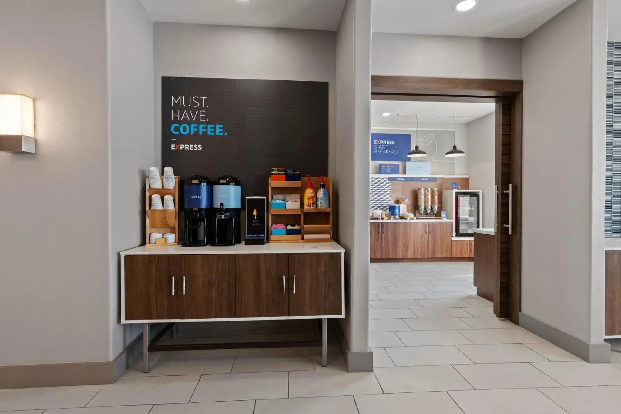 Breakfast in Holiday Inn Express & Suites Oklahoma City NW - Quail Springs by IHG Breakfast in Holiday Inn Express & Suites Oklahoma City NW - Quail Springs by IHG