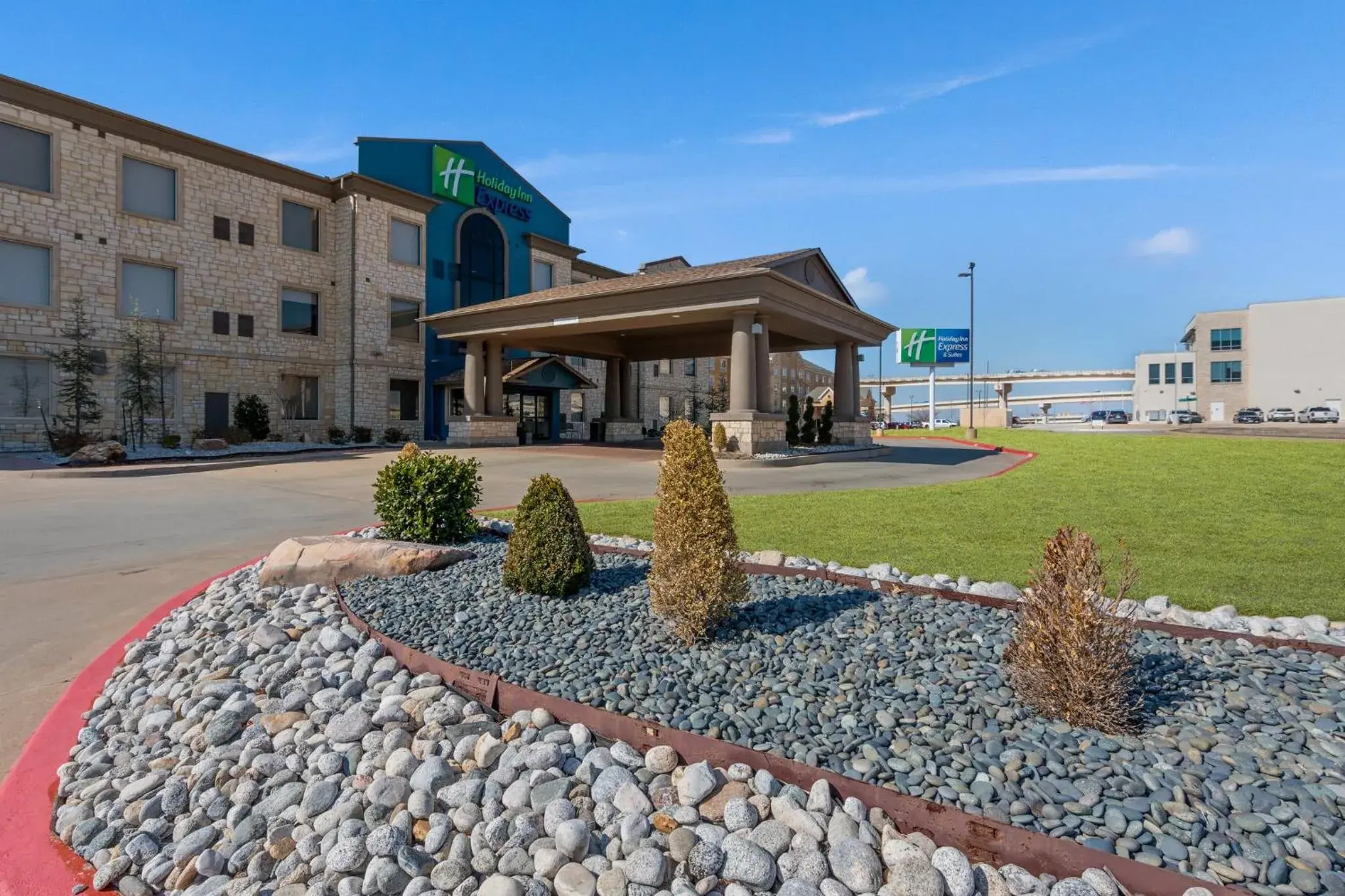 Property building in Holiday Inn Express & Suites Oklahoma City NW - Quail Springs by IHG Property building in Holiday Inn Express & Suites Oklahoma City NW - Quail Springs by IHG