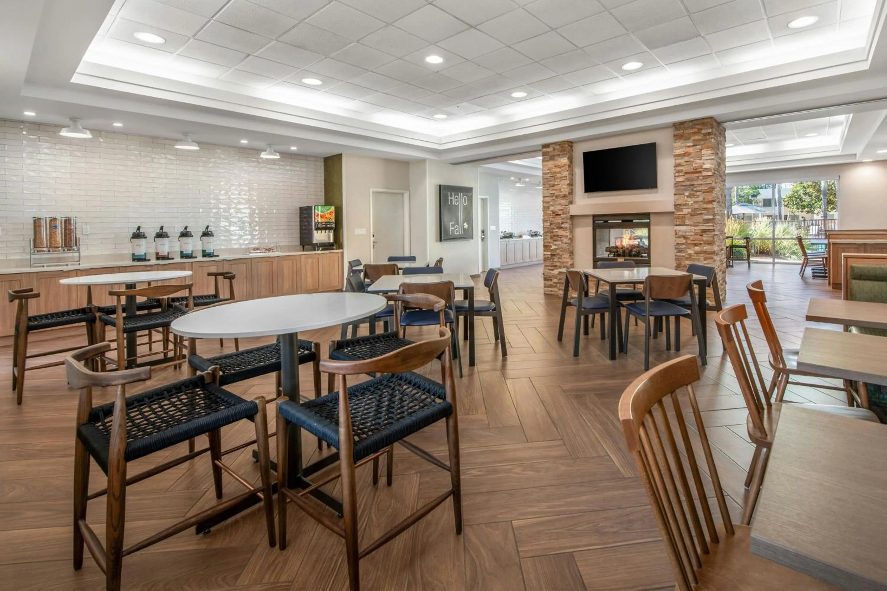 Breakfast in Fairfield Inn and Suites by Marriott San Jose Airport