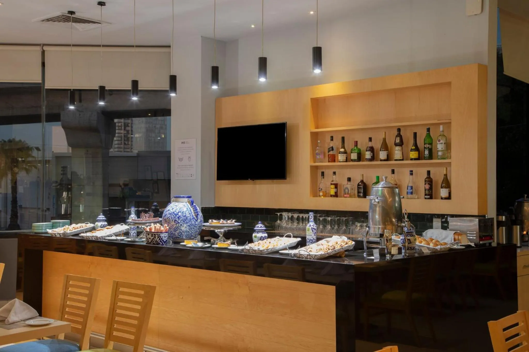 Restaurant/places to eat in Holiday Inn Puebla La Noria by IHG