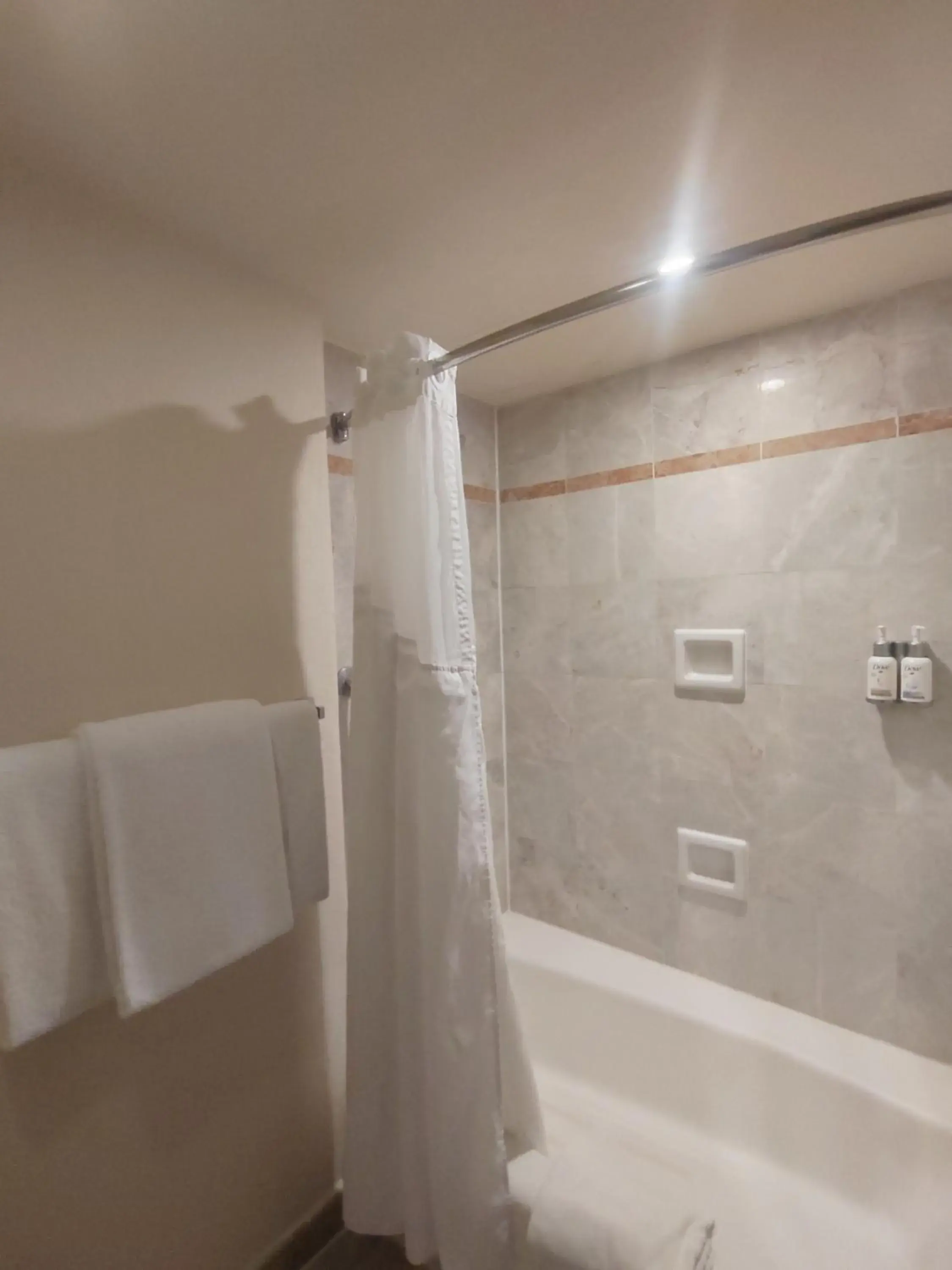 Bathroom in Holiday Inn Puebla La Noria by IHG Bathroom in Holiday Inn Puebla La Noria by IHG