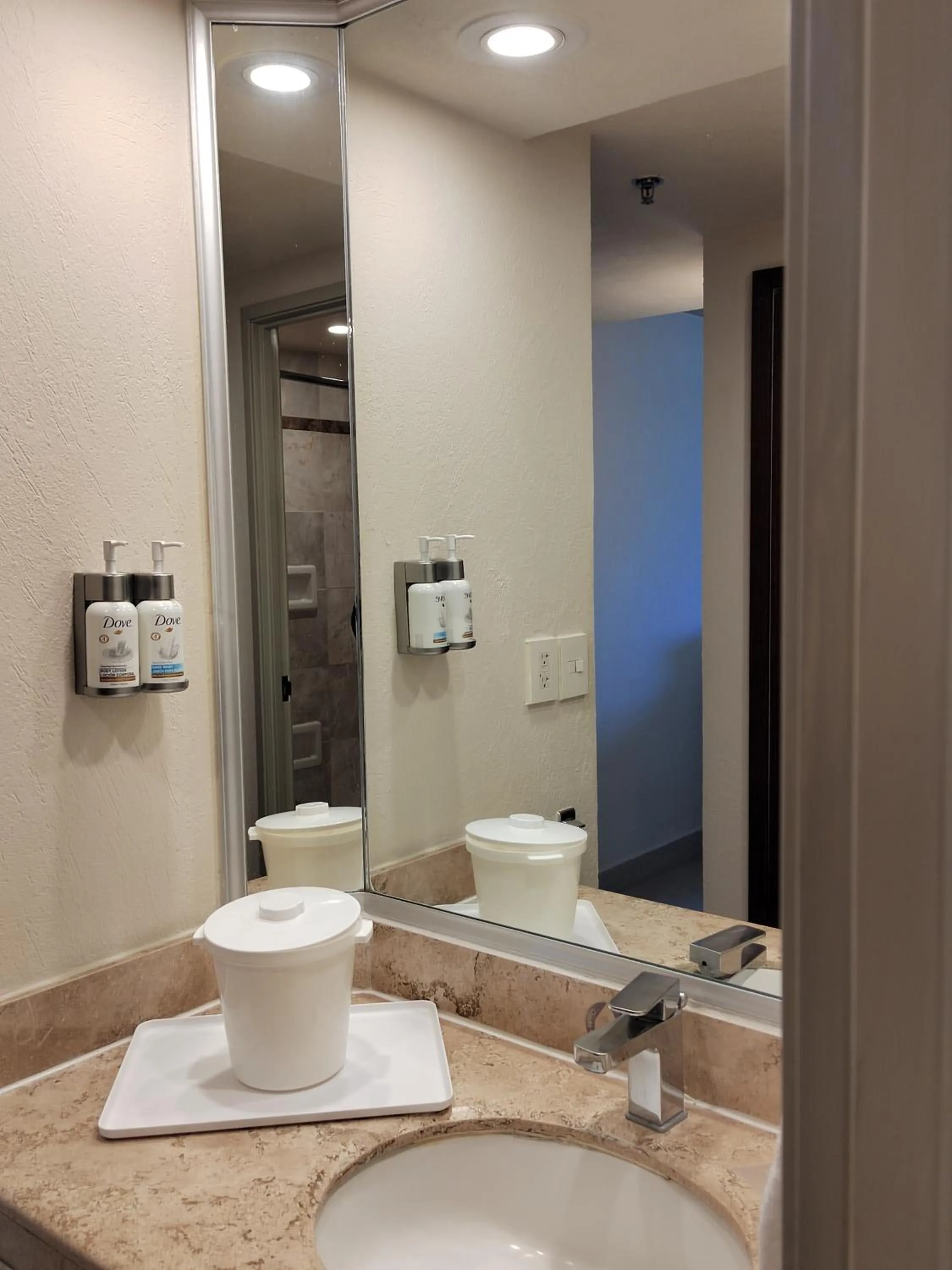Bathroom in Holiday Inn Puebla La Noria by IHG
